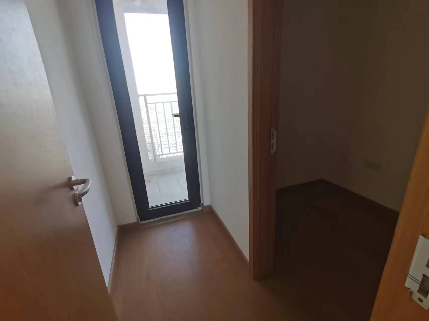 绿地新里城 3室2厅2卫 116m&sup2;