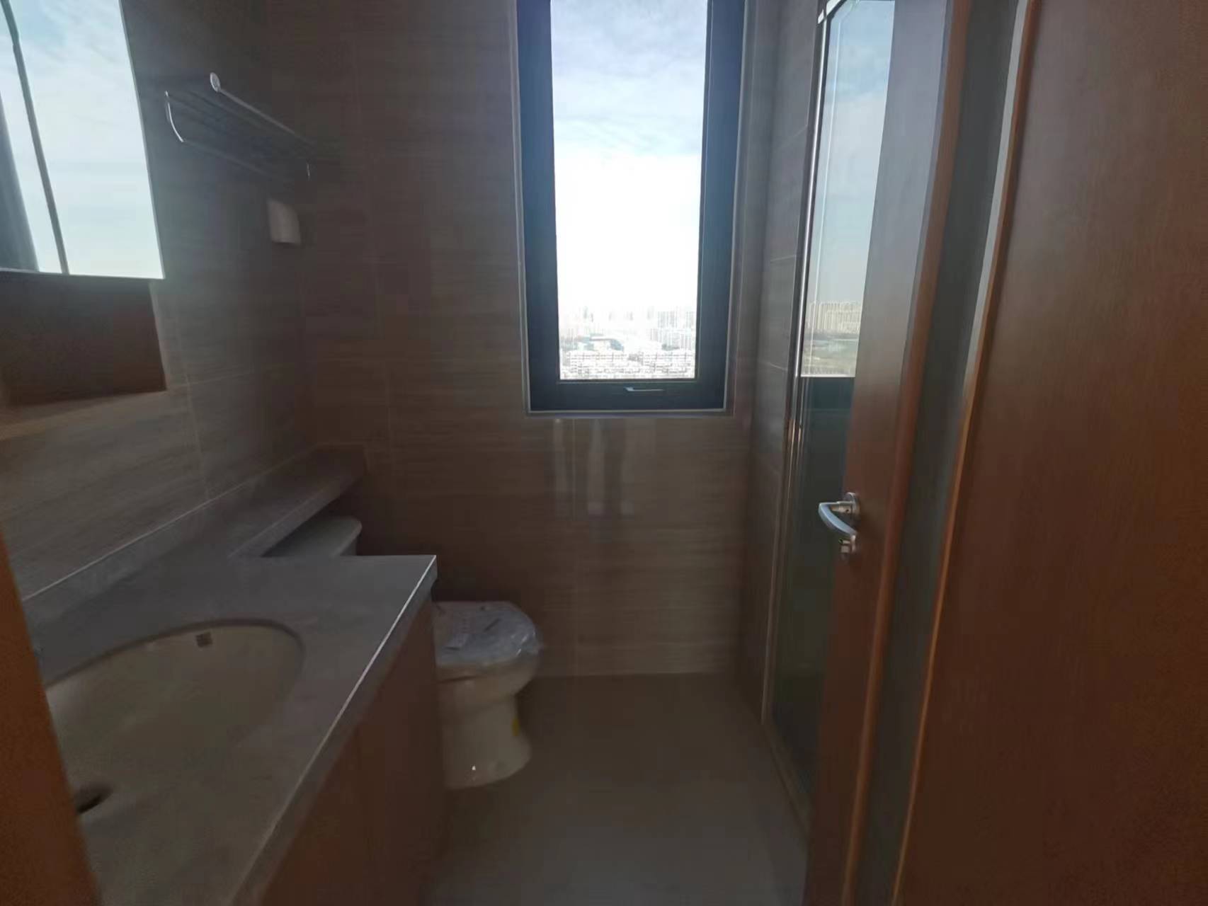 绿地新里城 3室2厅2卫 116m&sup2;
