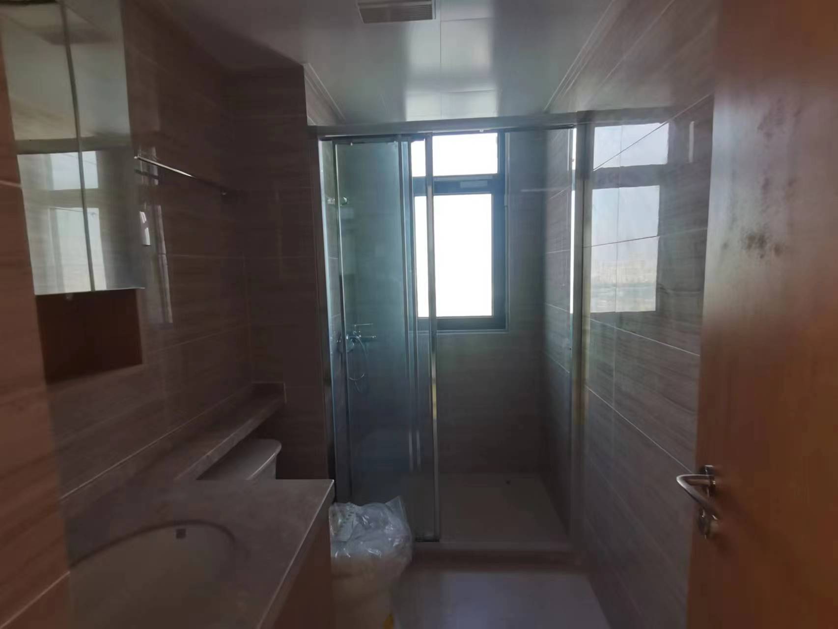 绿地新里城 3室2厅2卫 116m&sup2;