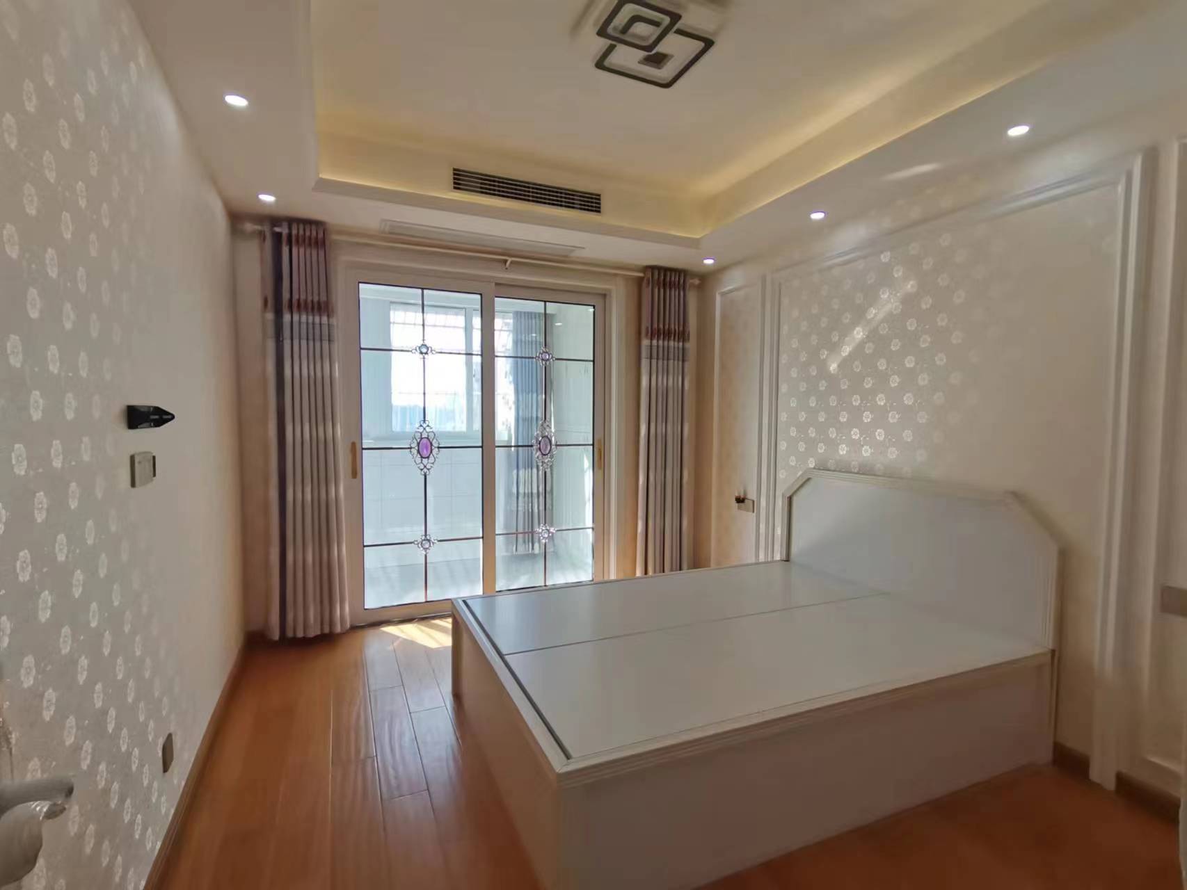 天香苑 3室2厅2卫 142m&sup2;