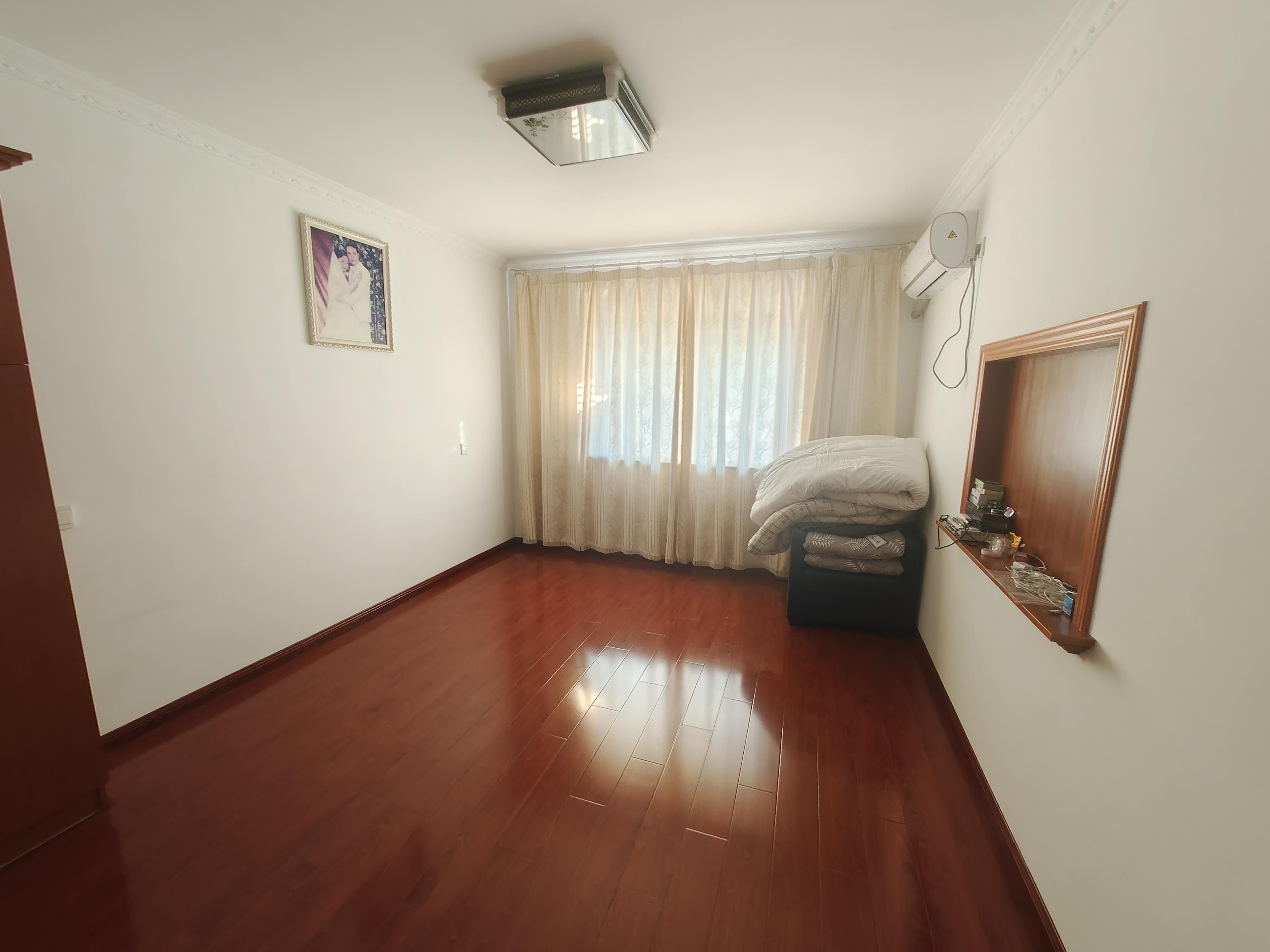 城山花园 3室2厅2卫 135m&sup2;