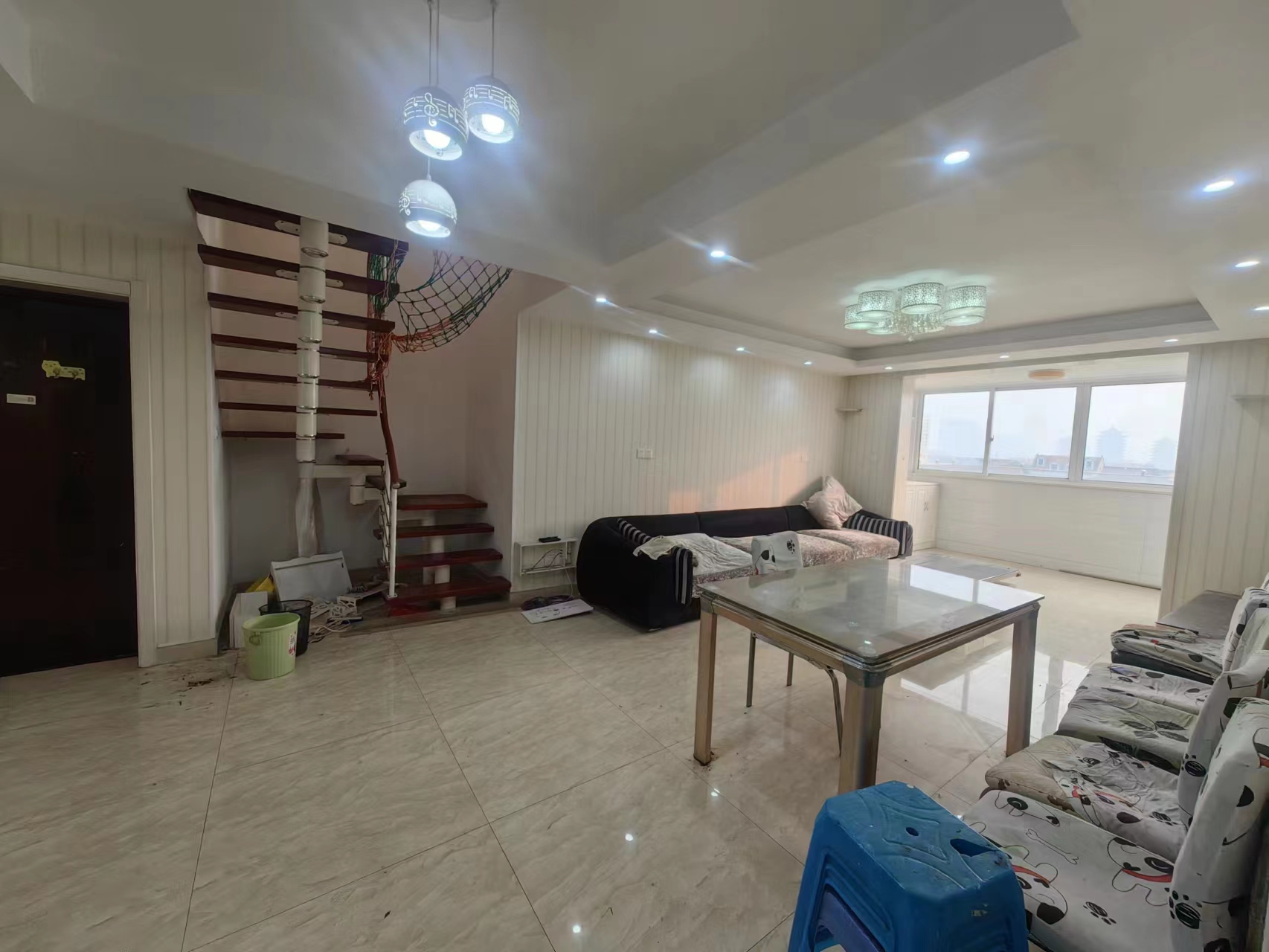 天山花苑 4室2厅2卫 102.70m&sup2;