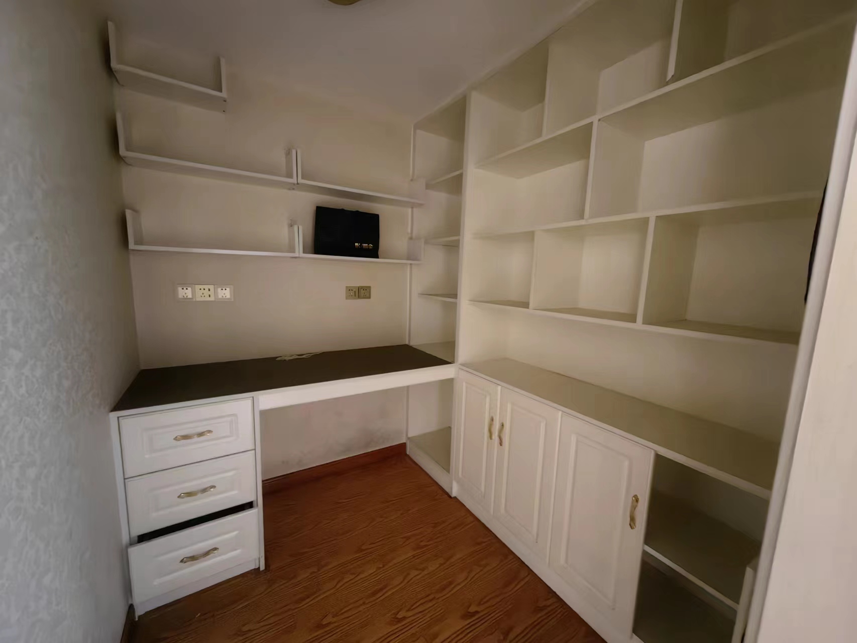 天山花苑 4室2厅2卫 102.70m&sup2;