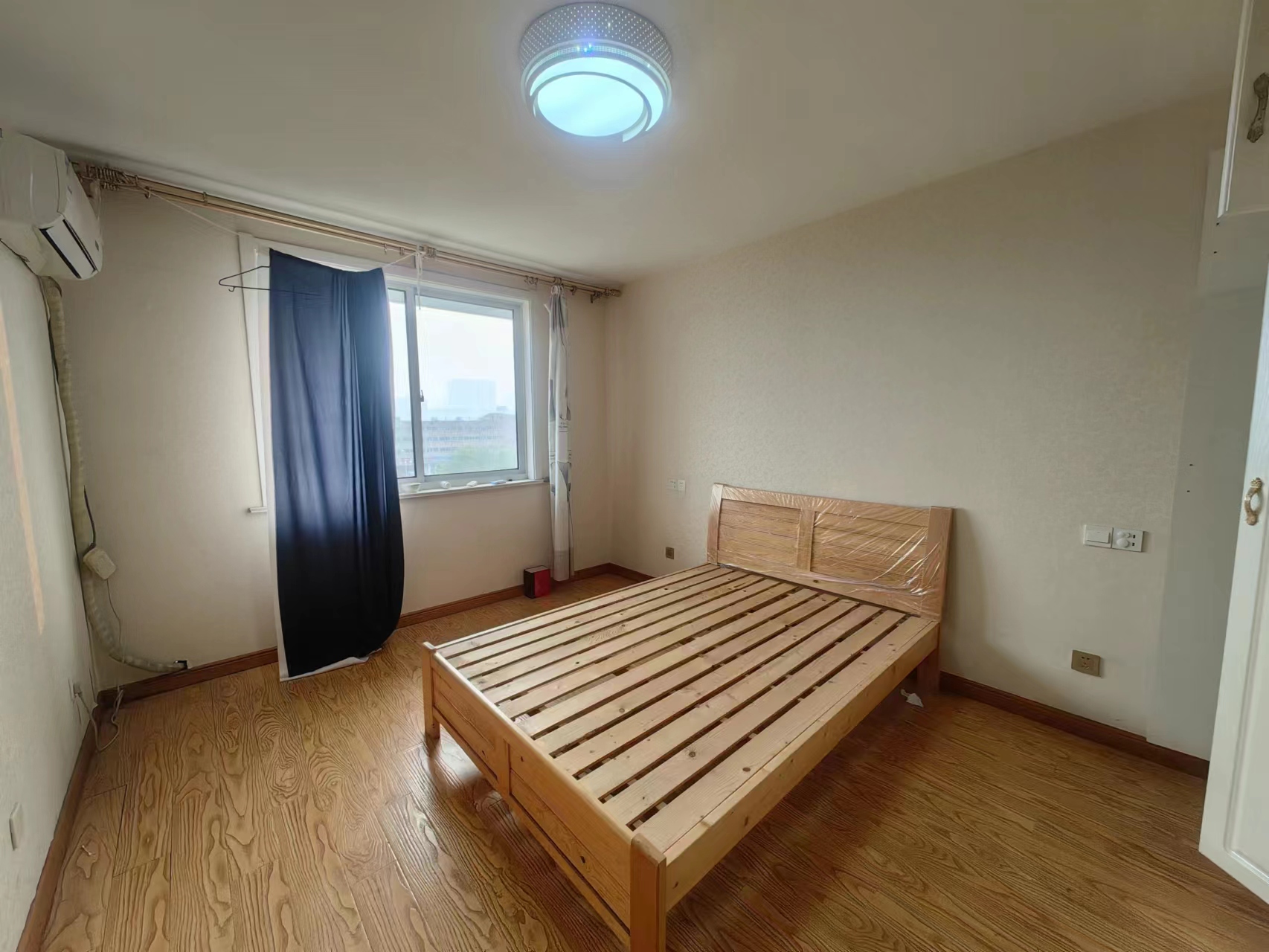 天山花苑 4室2厅2卫 102.70m&sup2;