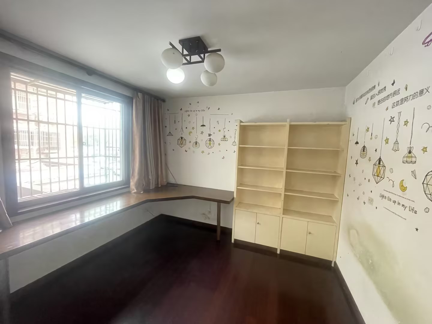 前景花苑 3室2厅1卫 107.00m&sup2;