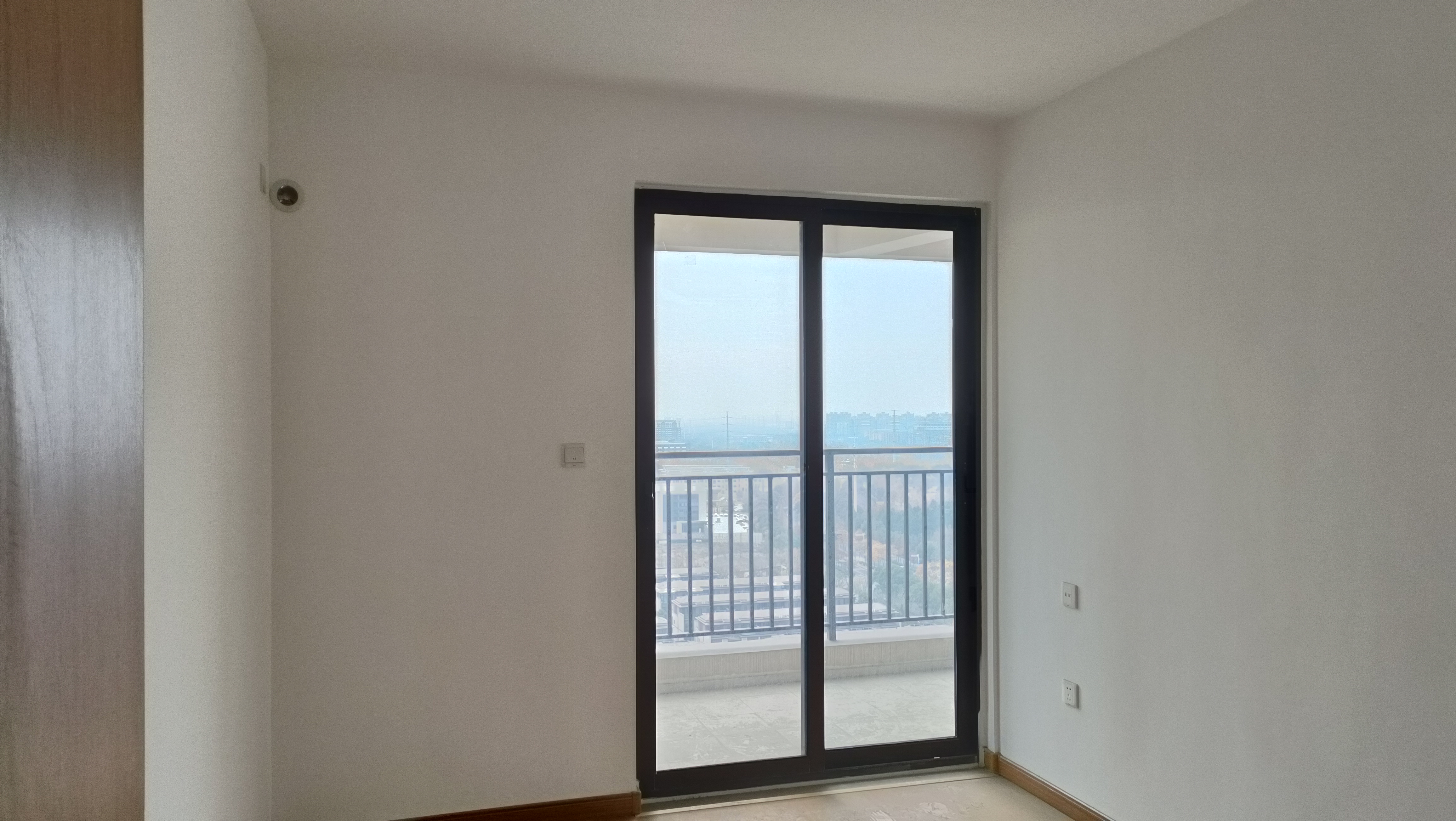 绿地新里城 3室2厅2卫 105m&sup2;