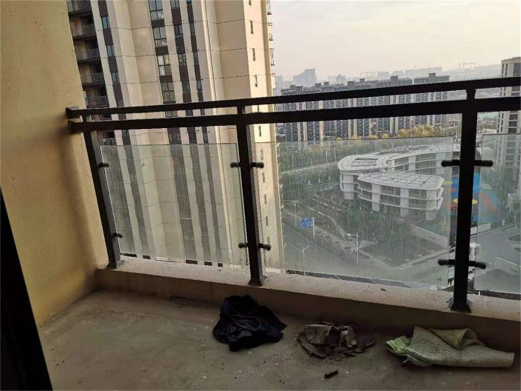 万达华府 3室2厅2卫 121m&sup2;