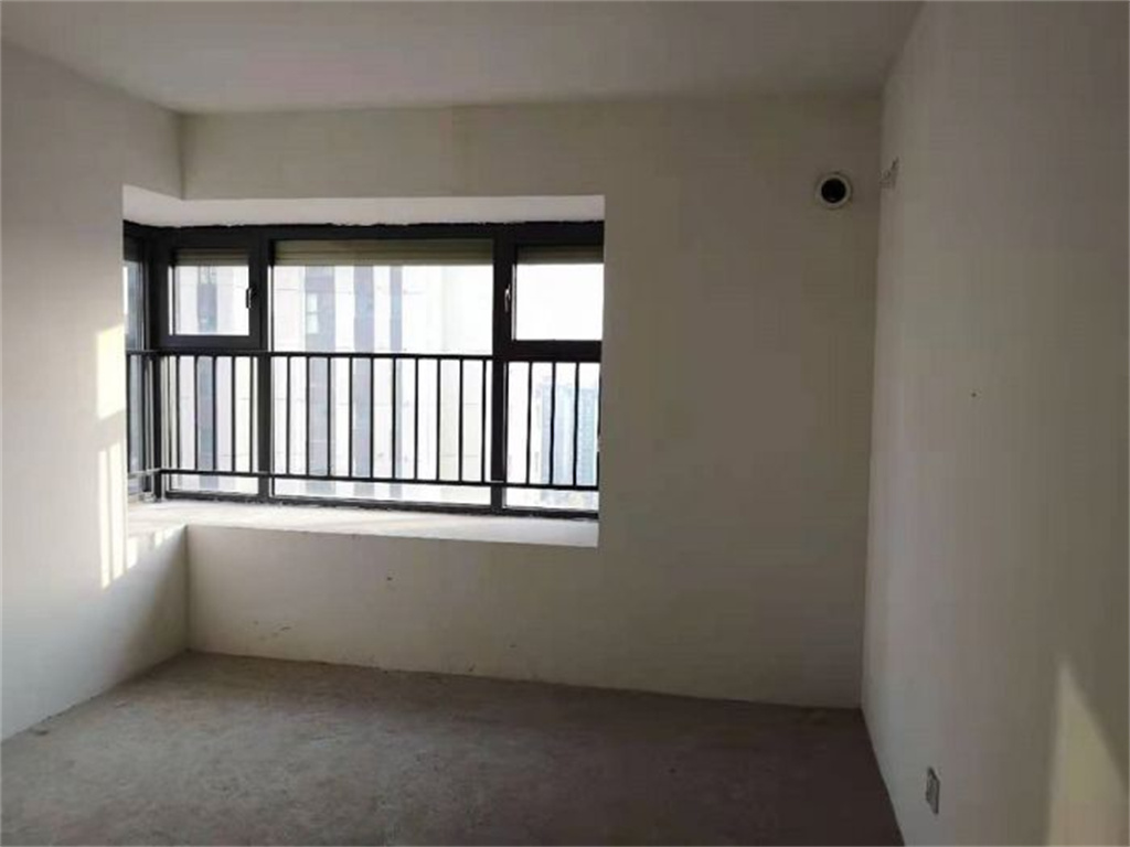 万达华府 3室2厅2卫 121m&sup2;