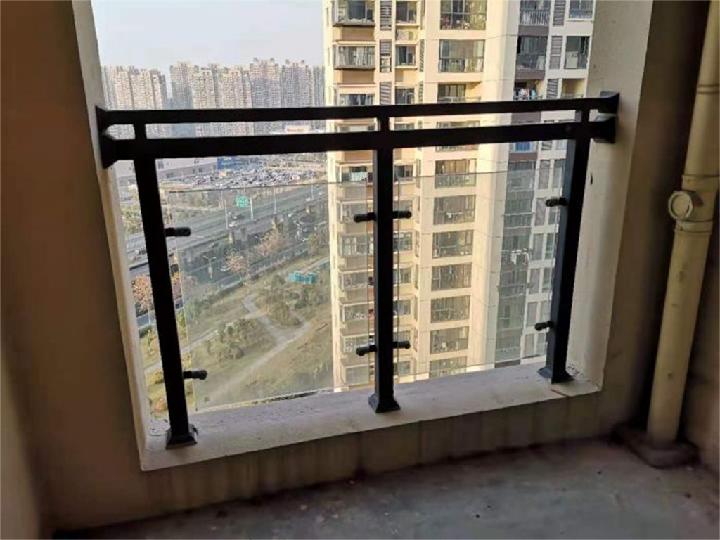 万达华府 3室2厅2卫 121m&sup2;