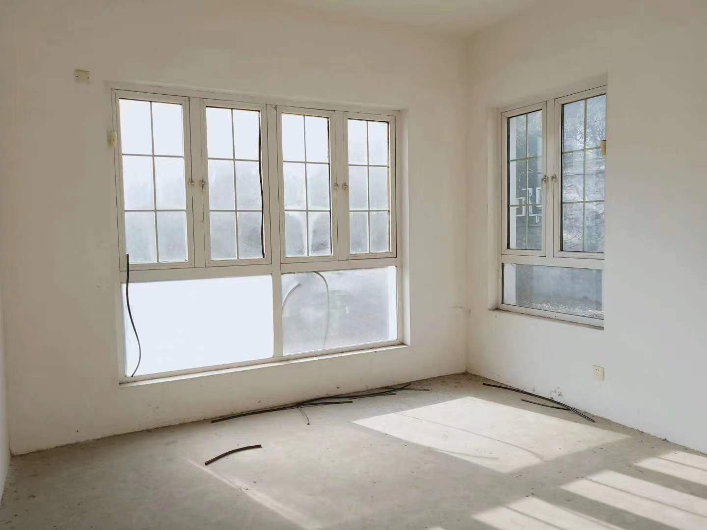 天安花园 6室2厅4卫 400.00m&sup2;