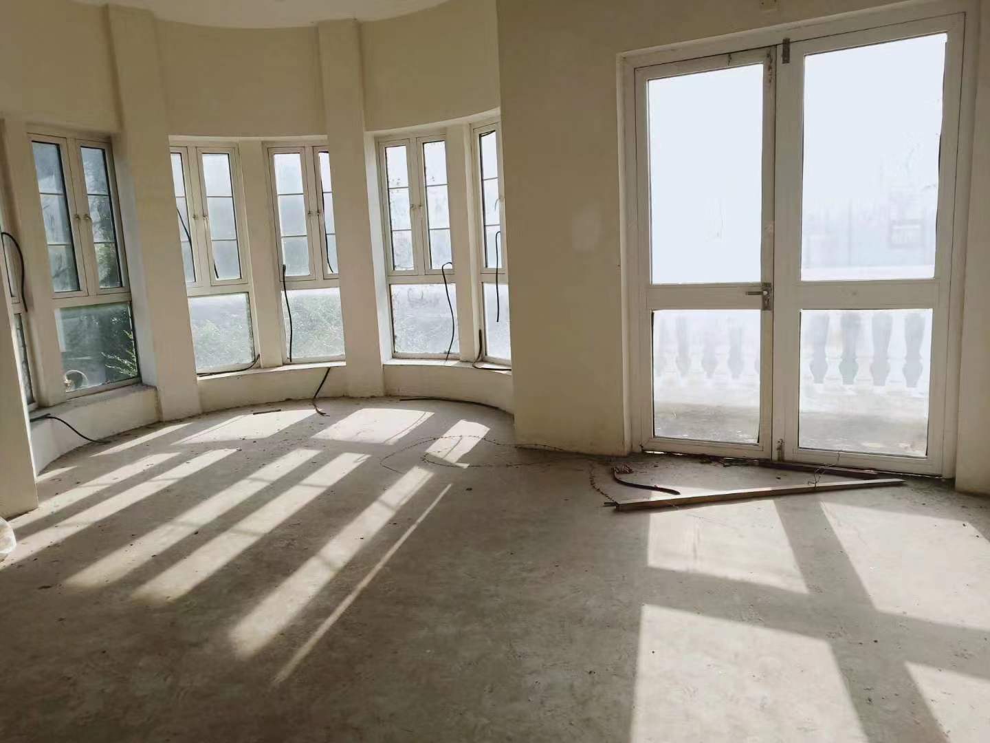 天安花园 6室2厅4卫 400.00m&sup2;