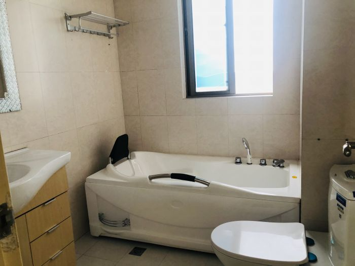 王府大厦 3室1厅2卫 163.41m&sup2;