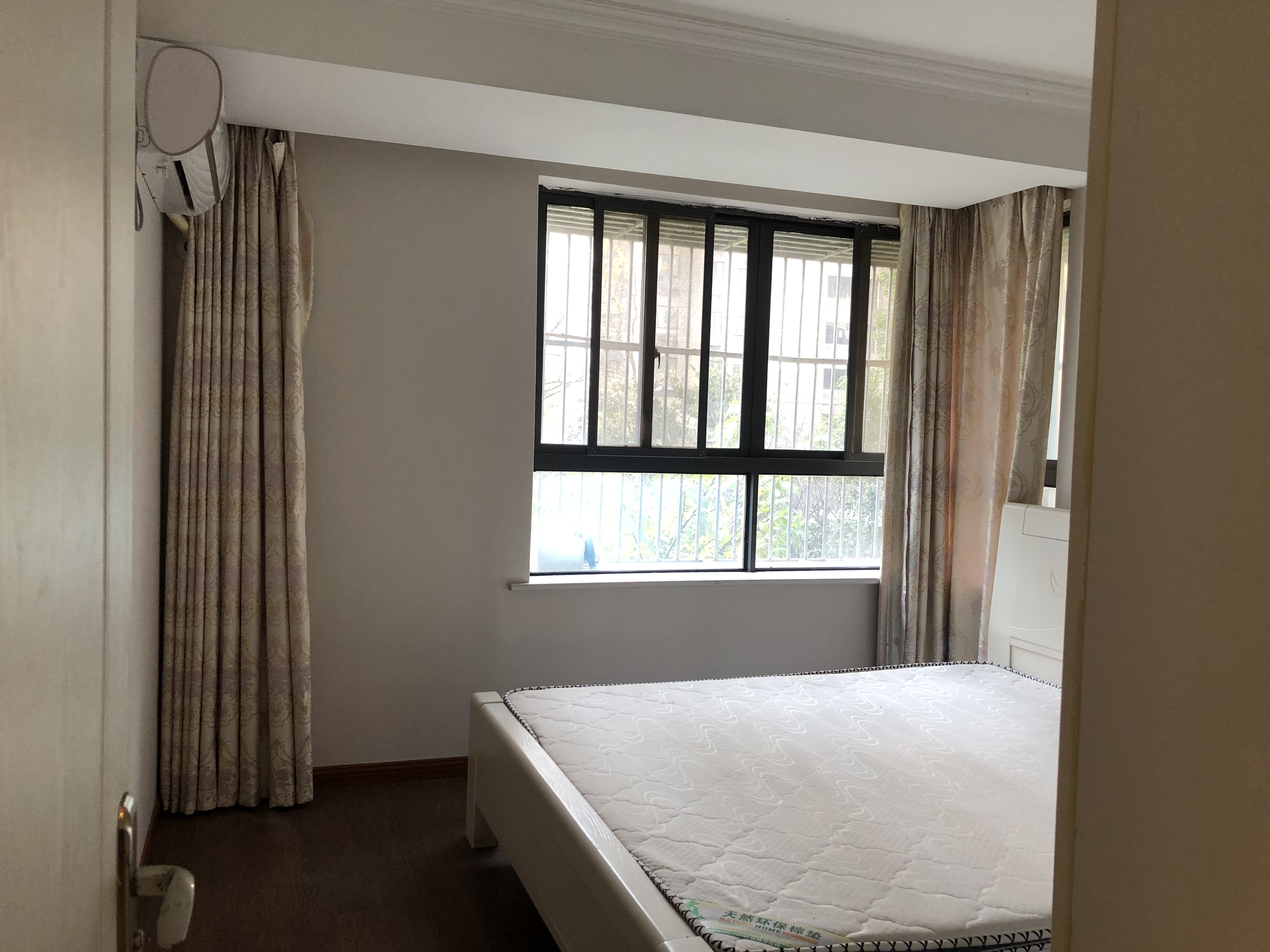万通城 2室2厅1卫 88m&sup2;