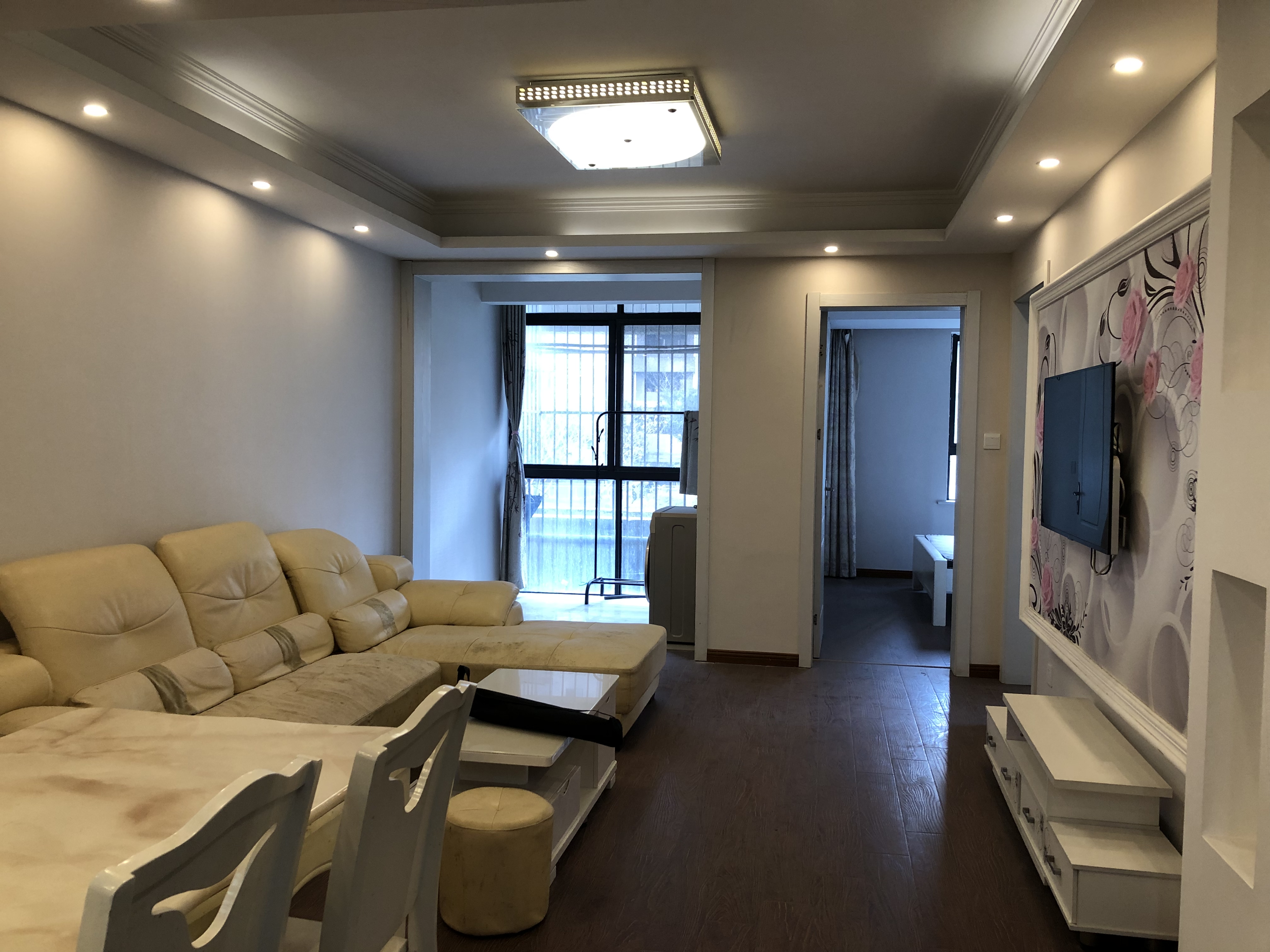 万通城 2室2厅1卫 88m&sup2;