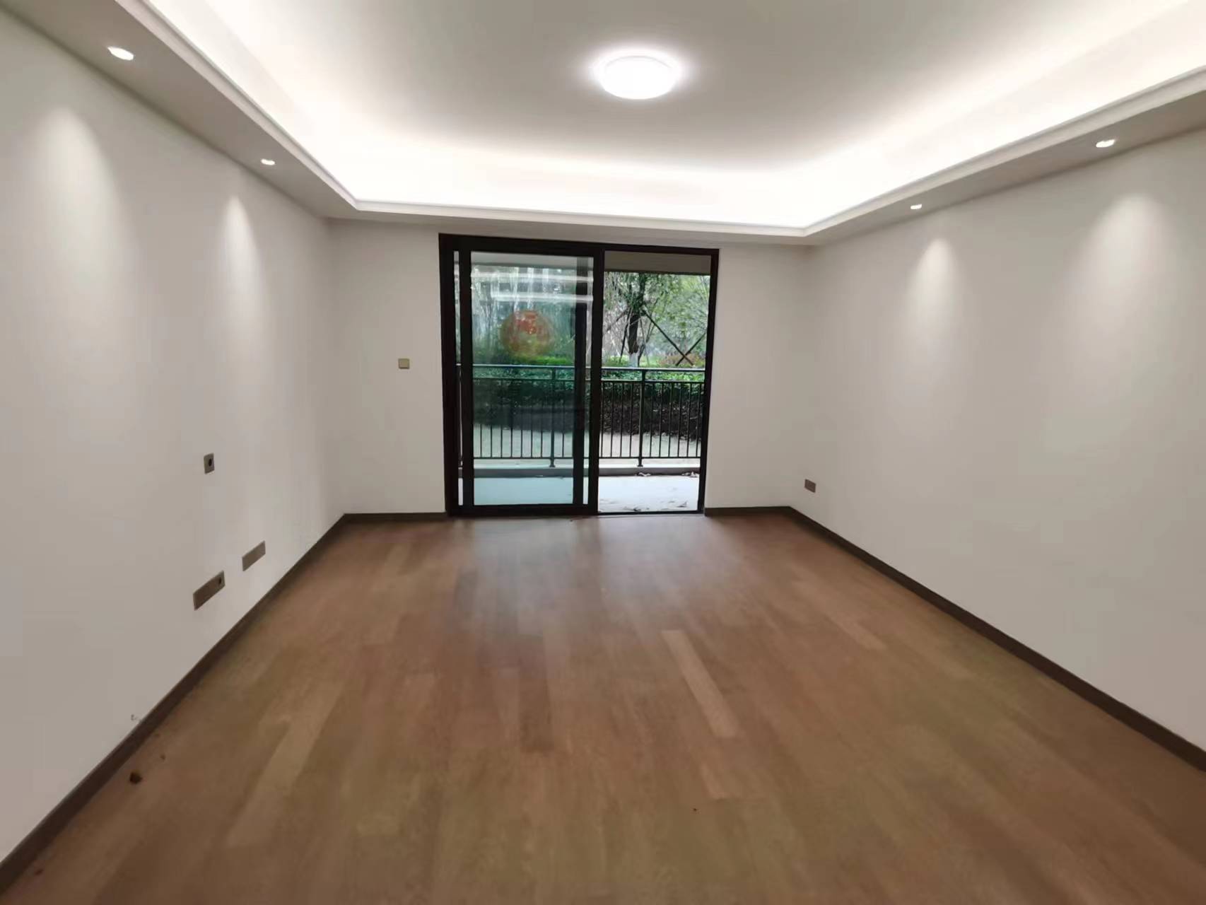 中海上东区 4室2厅2卫 142m&sup2;