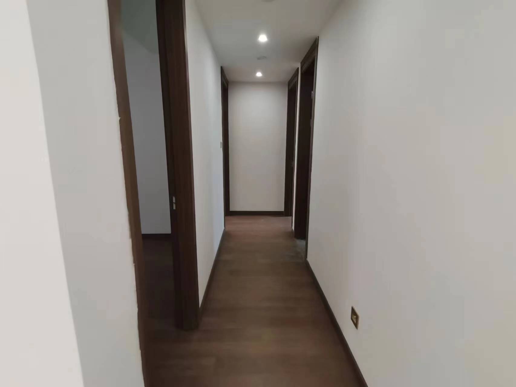 中海上东区 4室2厅2卫 142m&sup2;