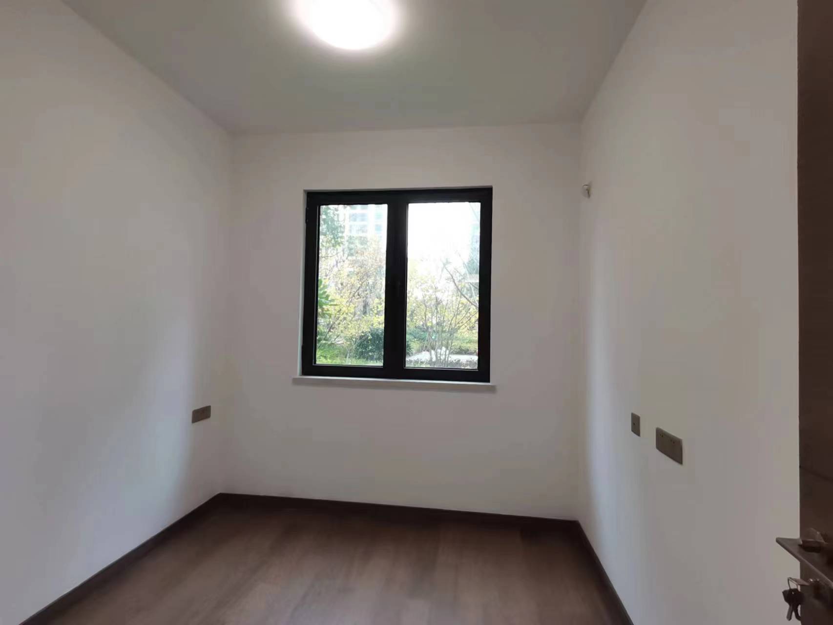 中海上东区 4室2厅2卫 142m&sup2;