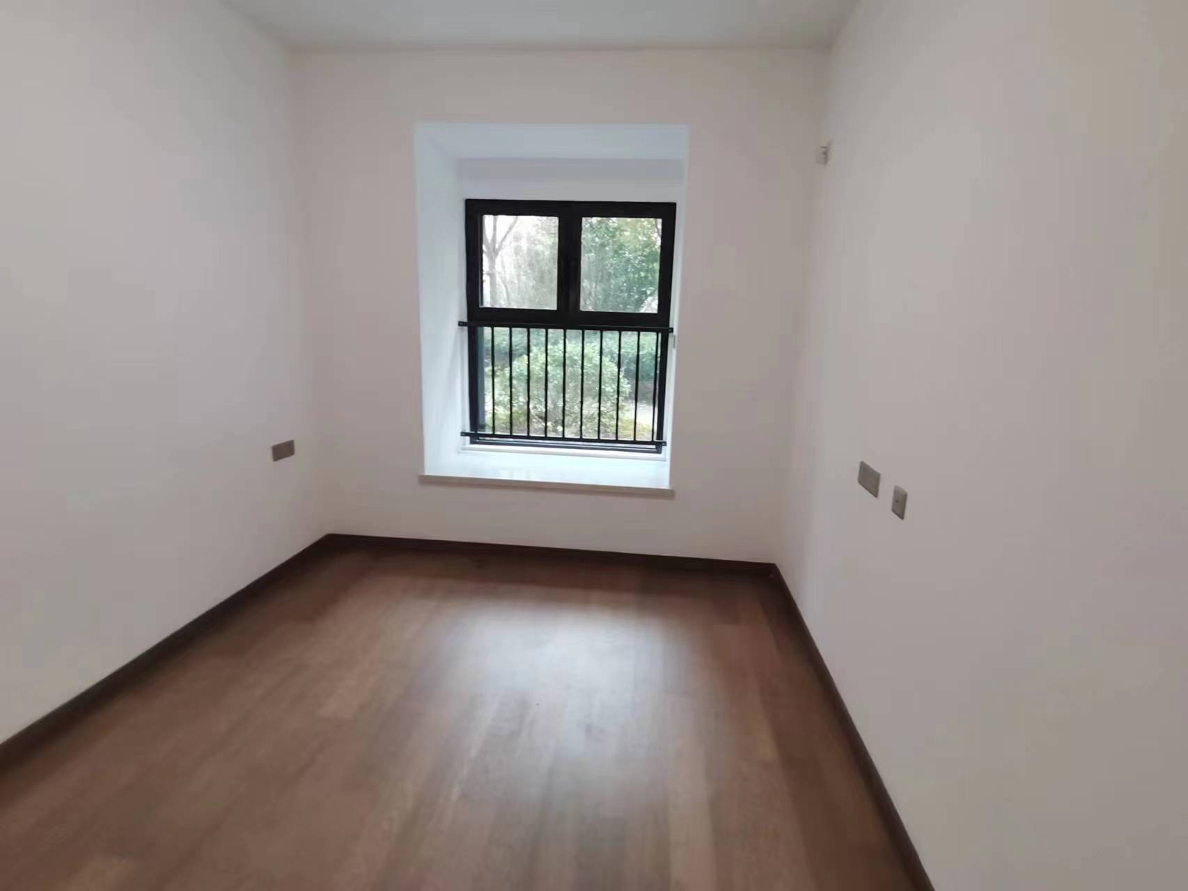中海上东区 4室2厅2卫 142m&sup2;