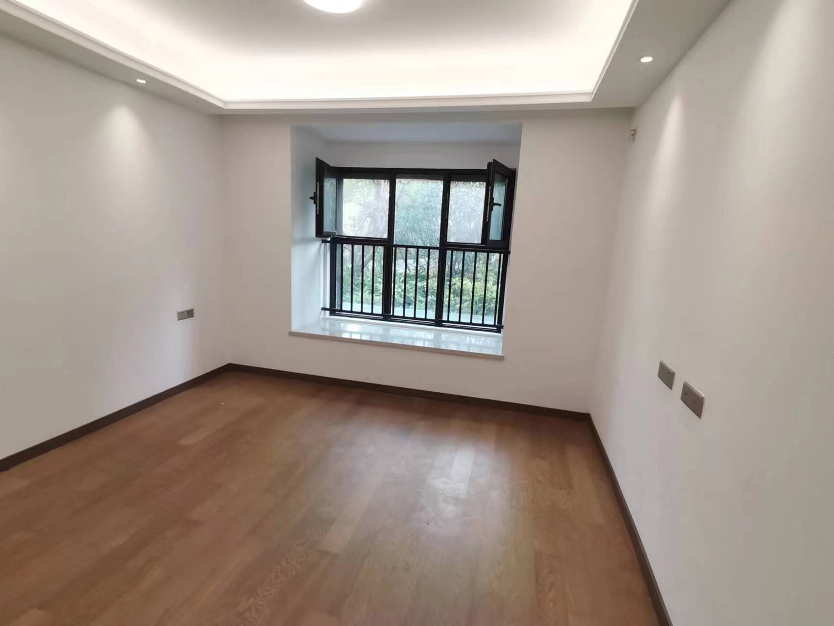 中海上东区 3室2厅2卫 127m&sup2;