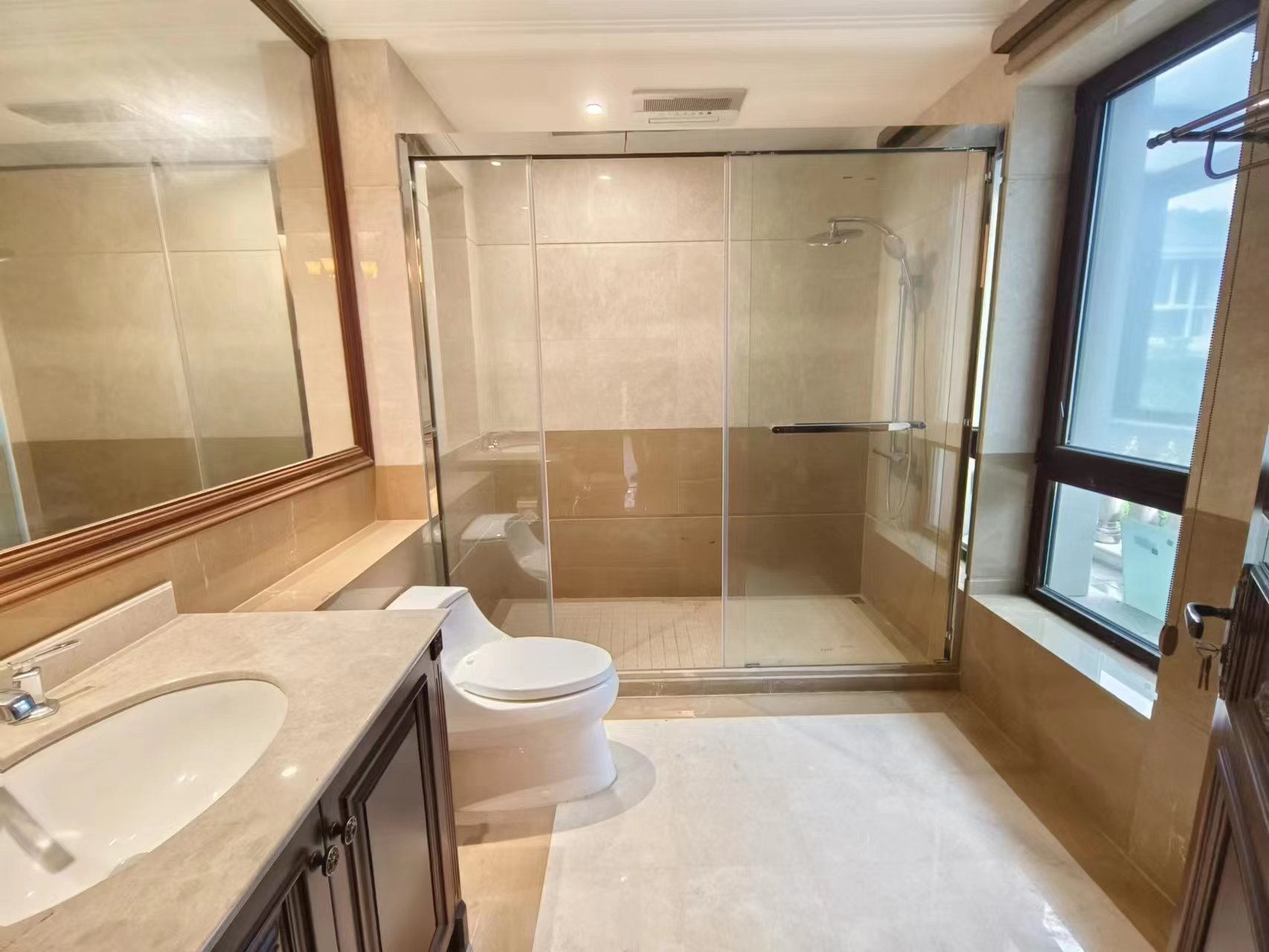 玉麒麟半岛 5室3厅3卫 342.65m&sup2;