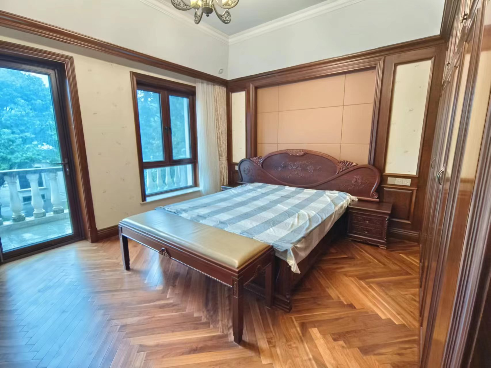 玉麒麟半岛 5室3厅3卫 342.65m&sup2;