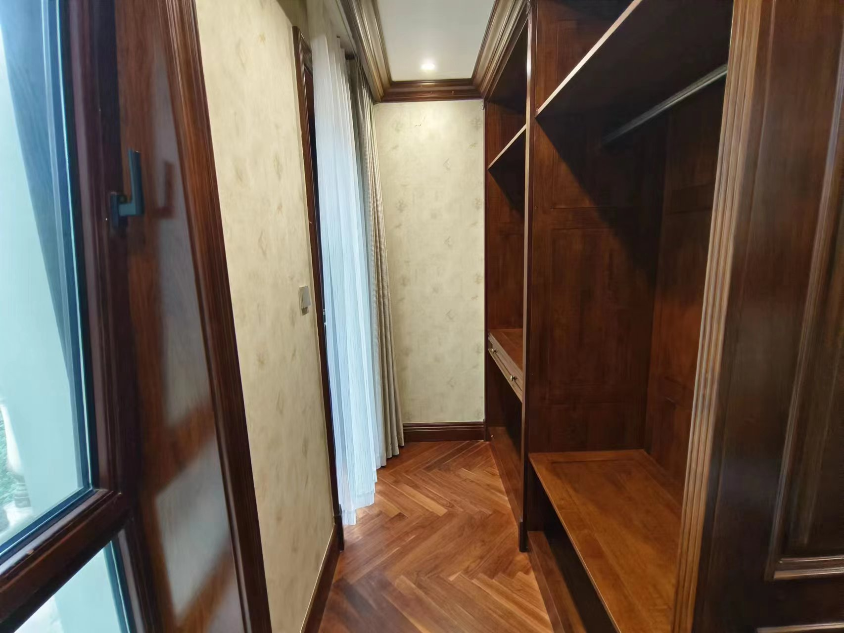 玉麒麟半岛 5室3厅3卫 342.65m&sup2;