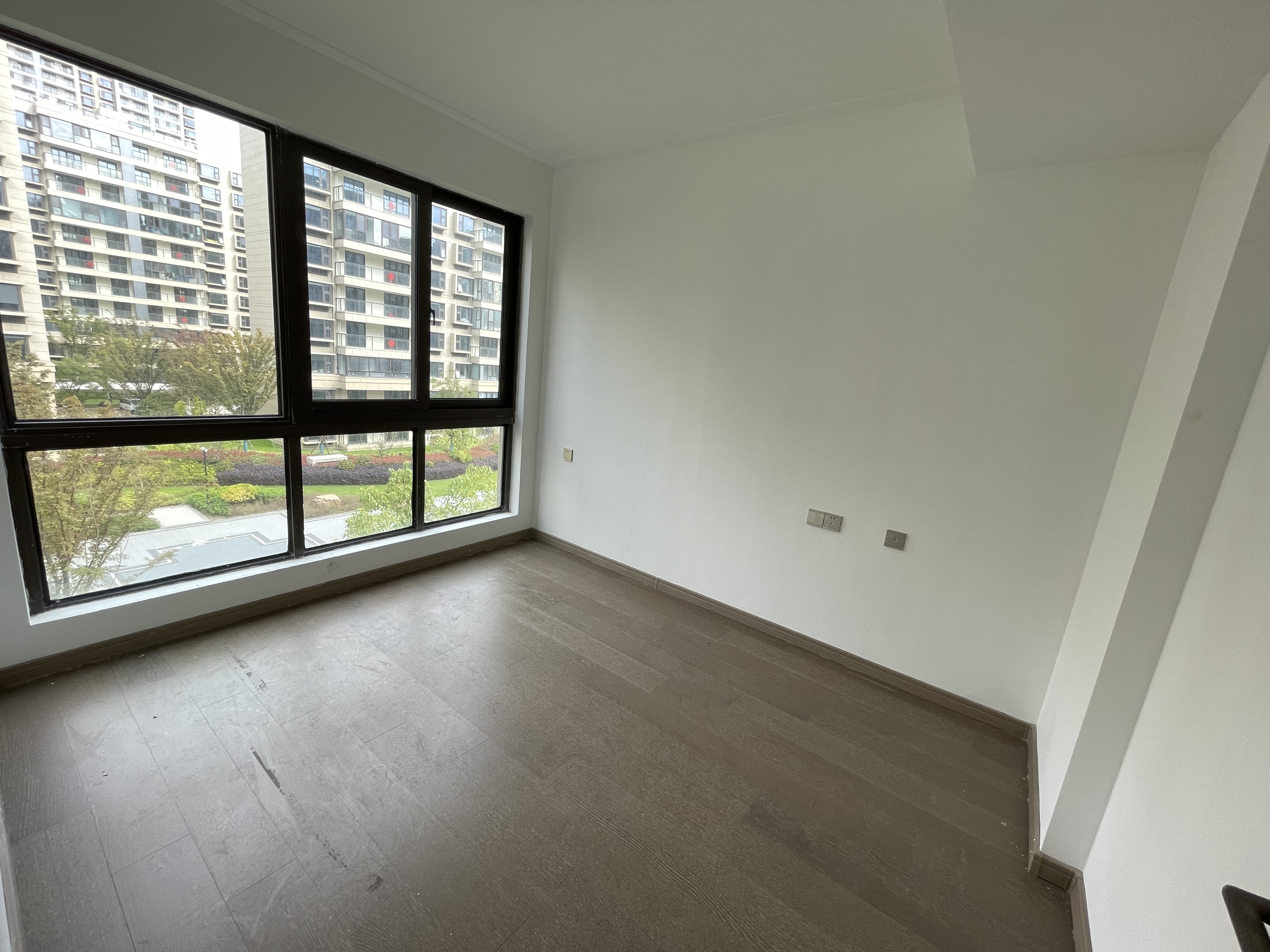 时光漫城 3室2厅2卫 125m&sup2;