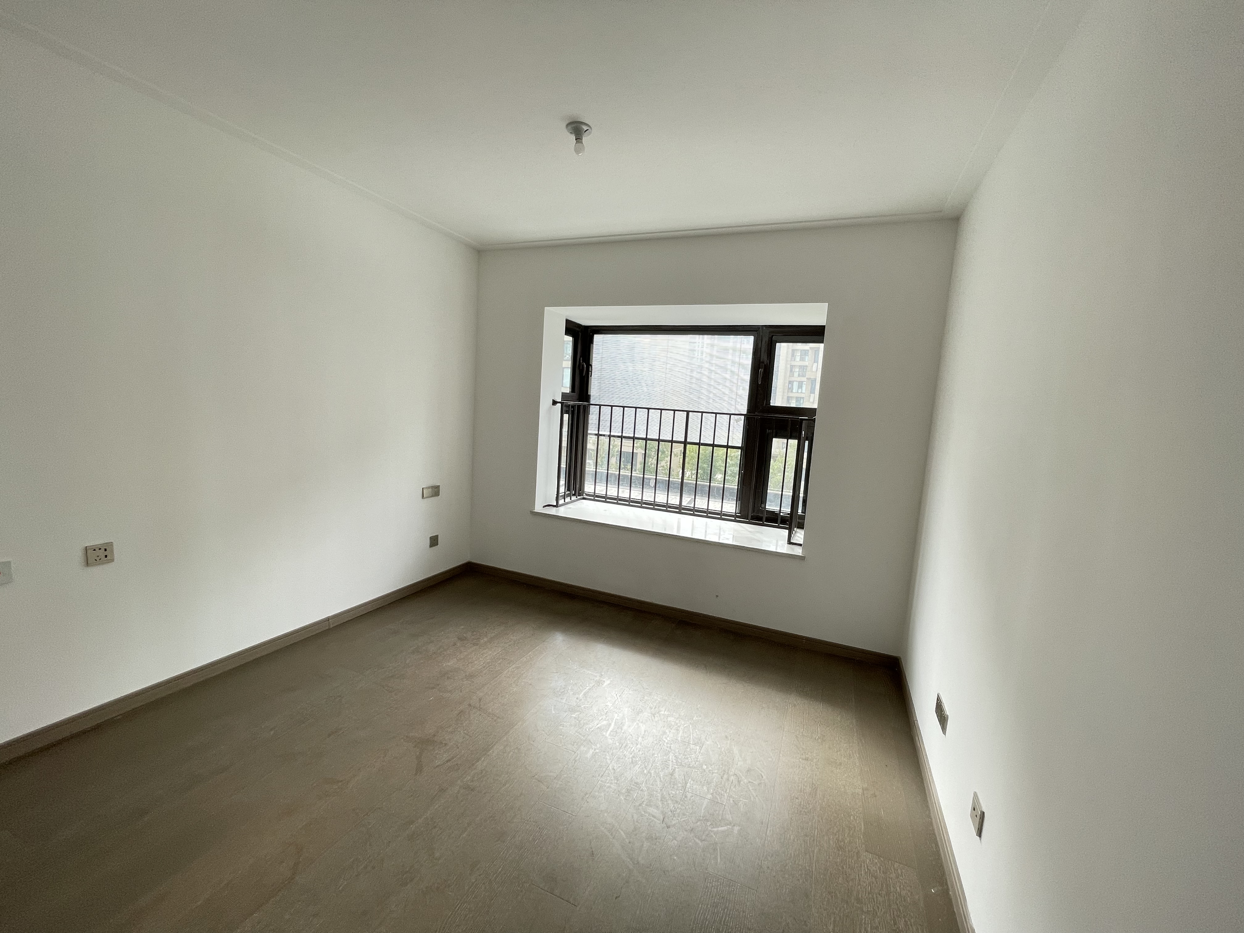 时光漫城 3室2厅2卫 125m&sup2;