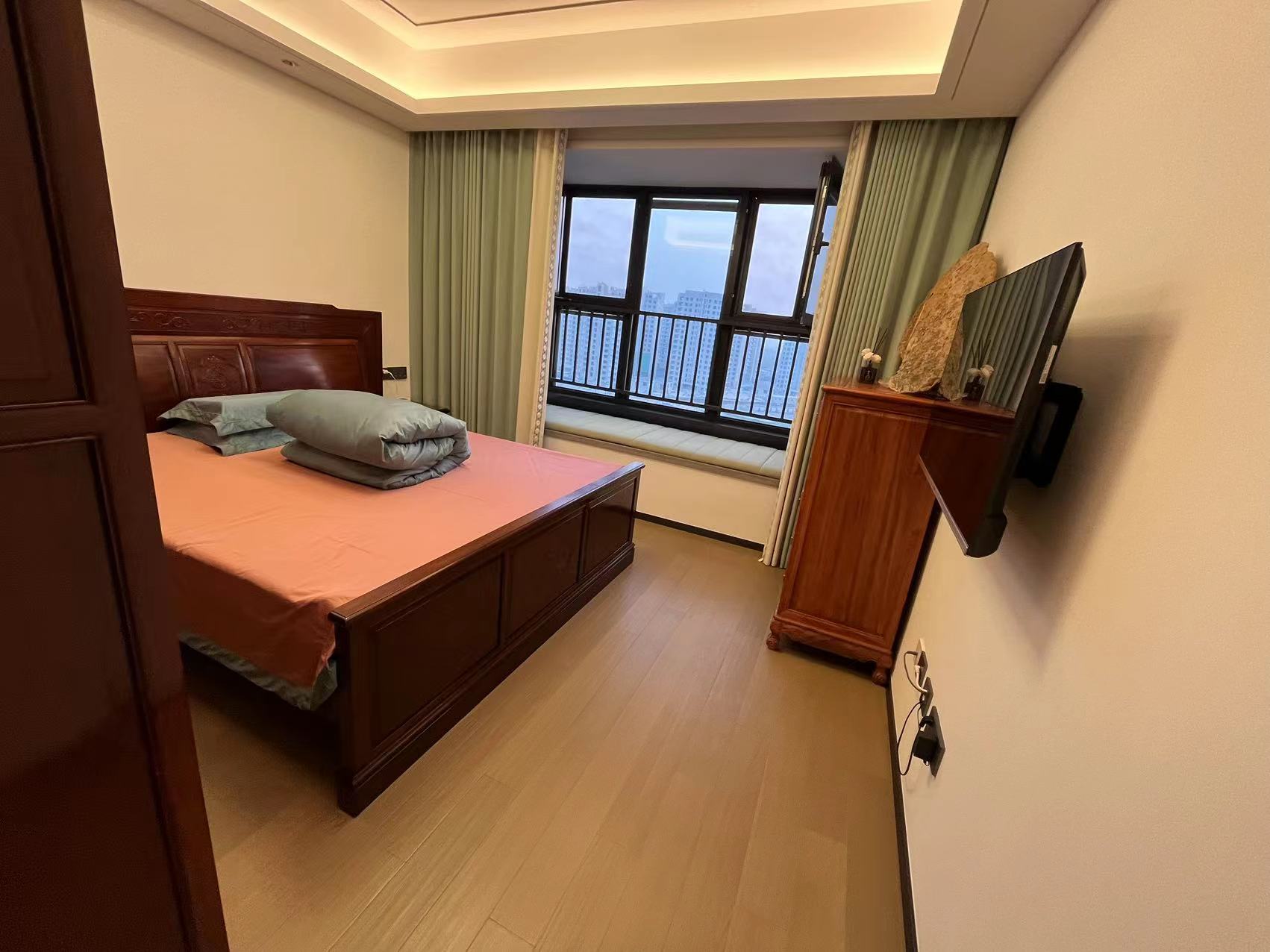 滨江道静园 3室2厅2卫 127m&sup2;