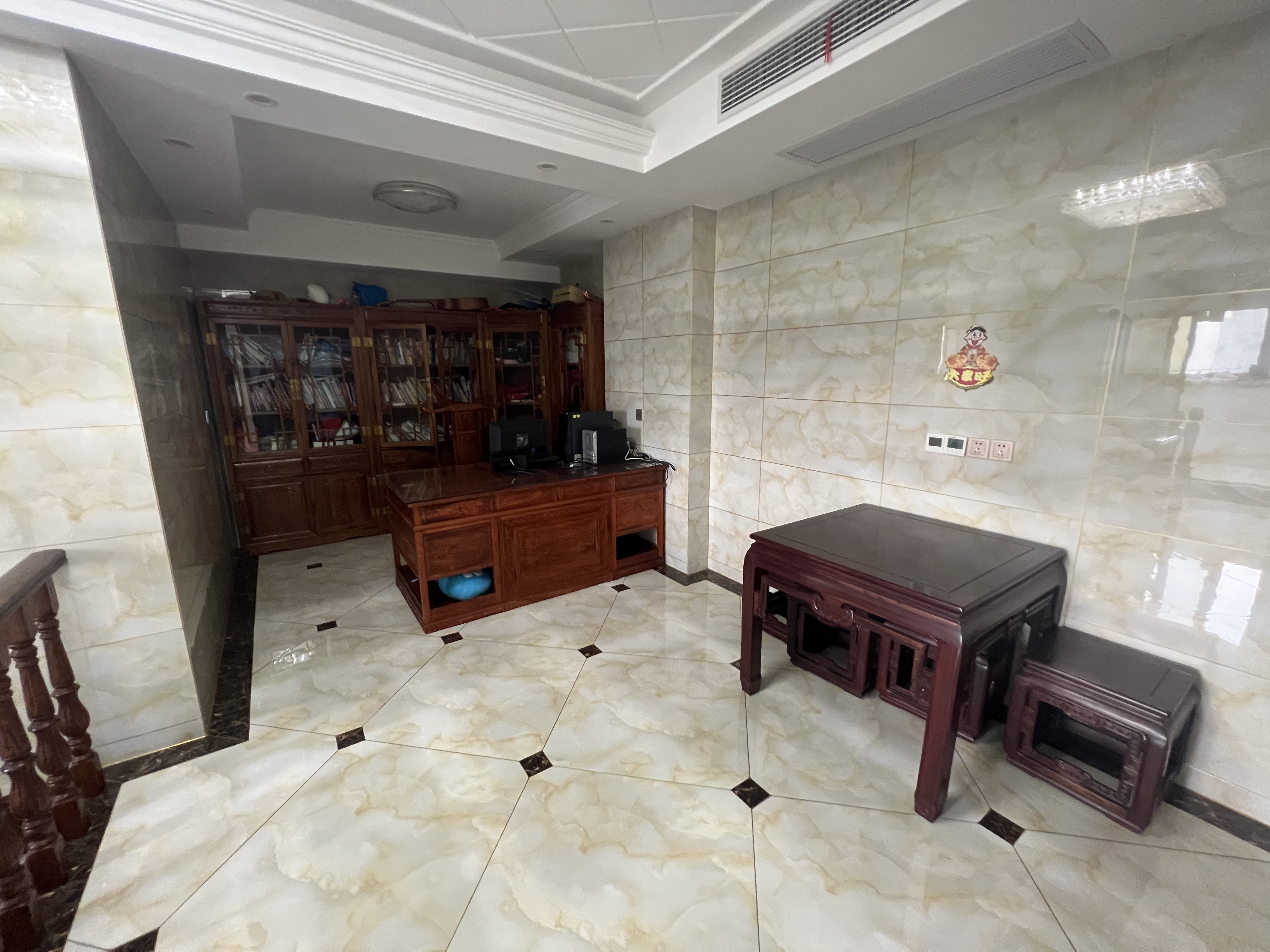华强城 5室3厅2卫 176.9m&sup2;