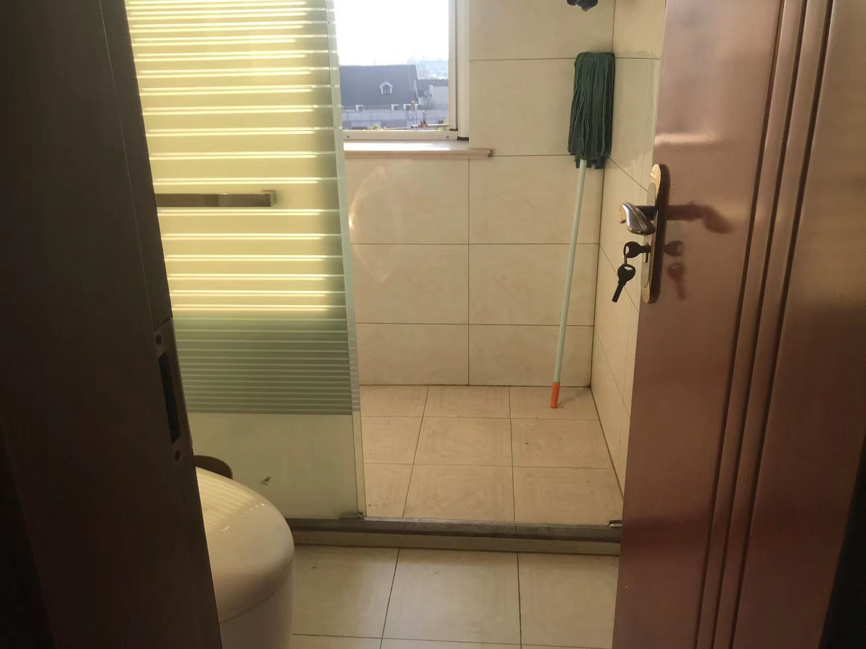 外滩小区 4室2厅2卫 118m&sup2;