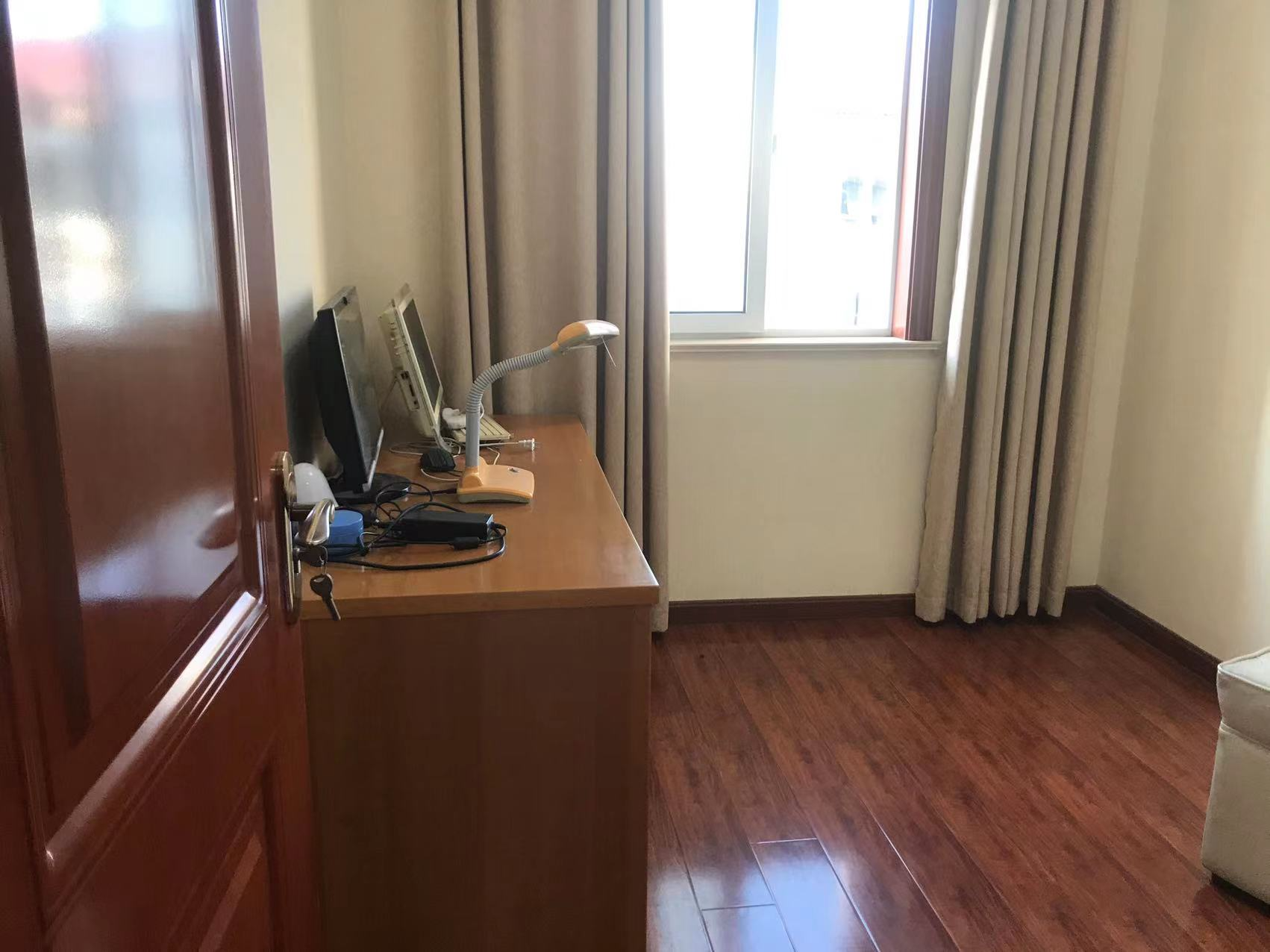 外滩小区 4室2厅2卫 118m&sup2;