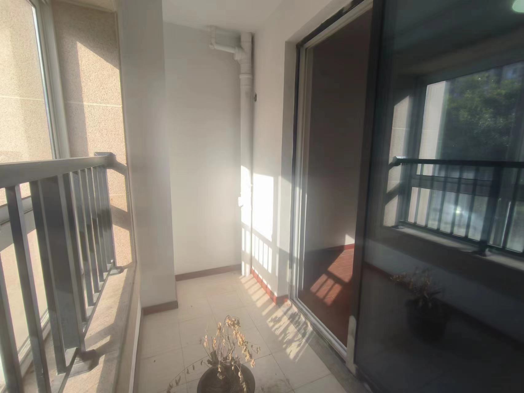 雨润星雨华府北区 3室2厅1卫 103m&sup2;