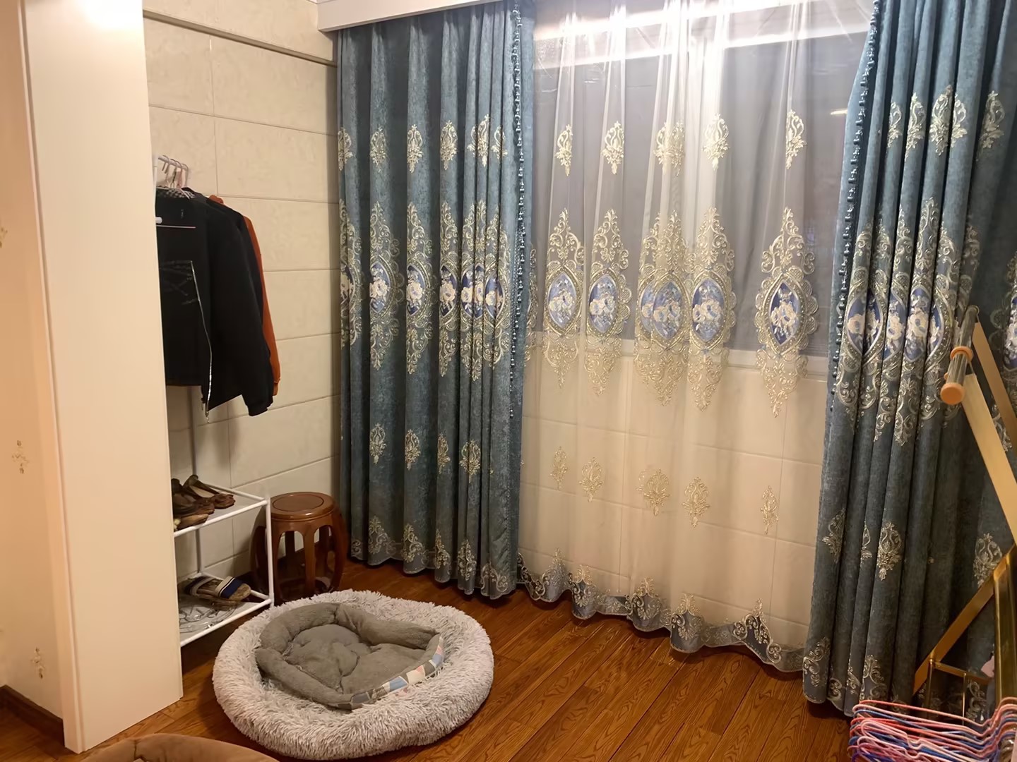虹桥新苑 4室2厅1卫 160m&sup2;