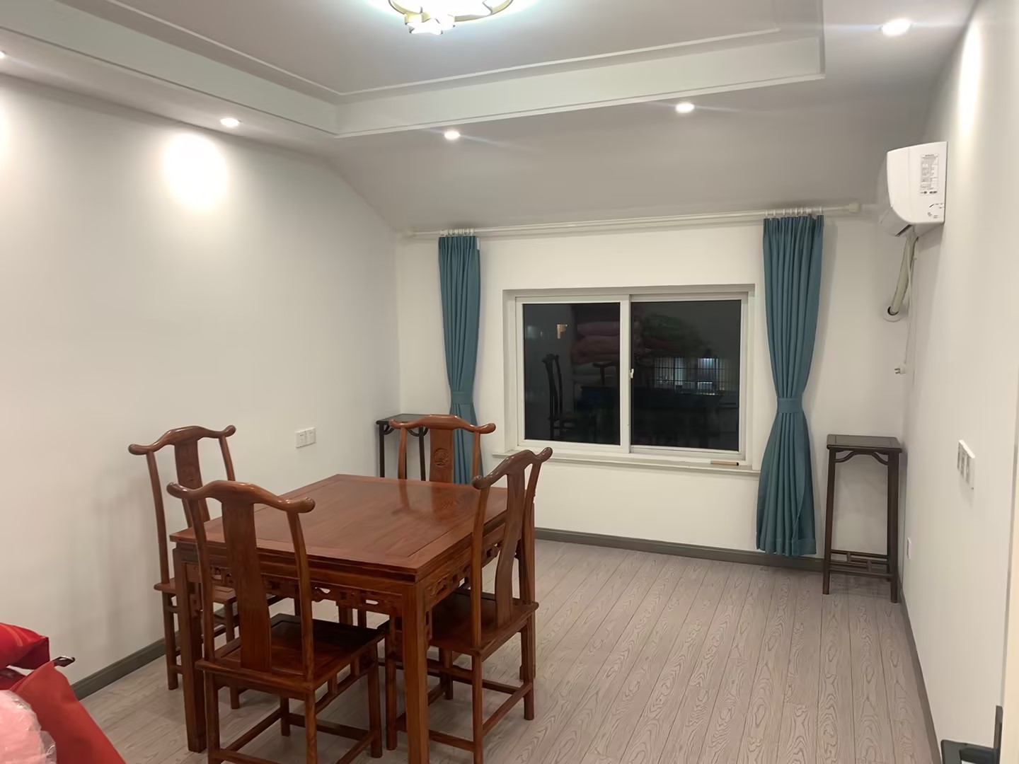 虹桥新苑 4室2厅1卫 160m&sup2;