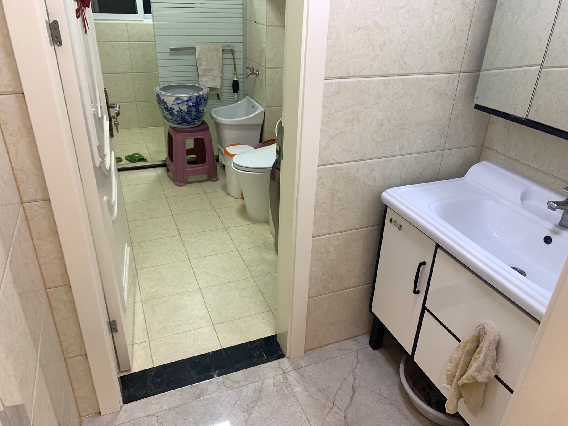 虹桥新苑 4室2厅1卫 160m&sup2;