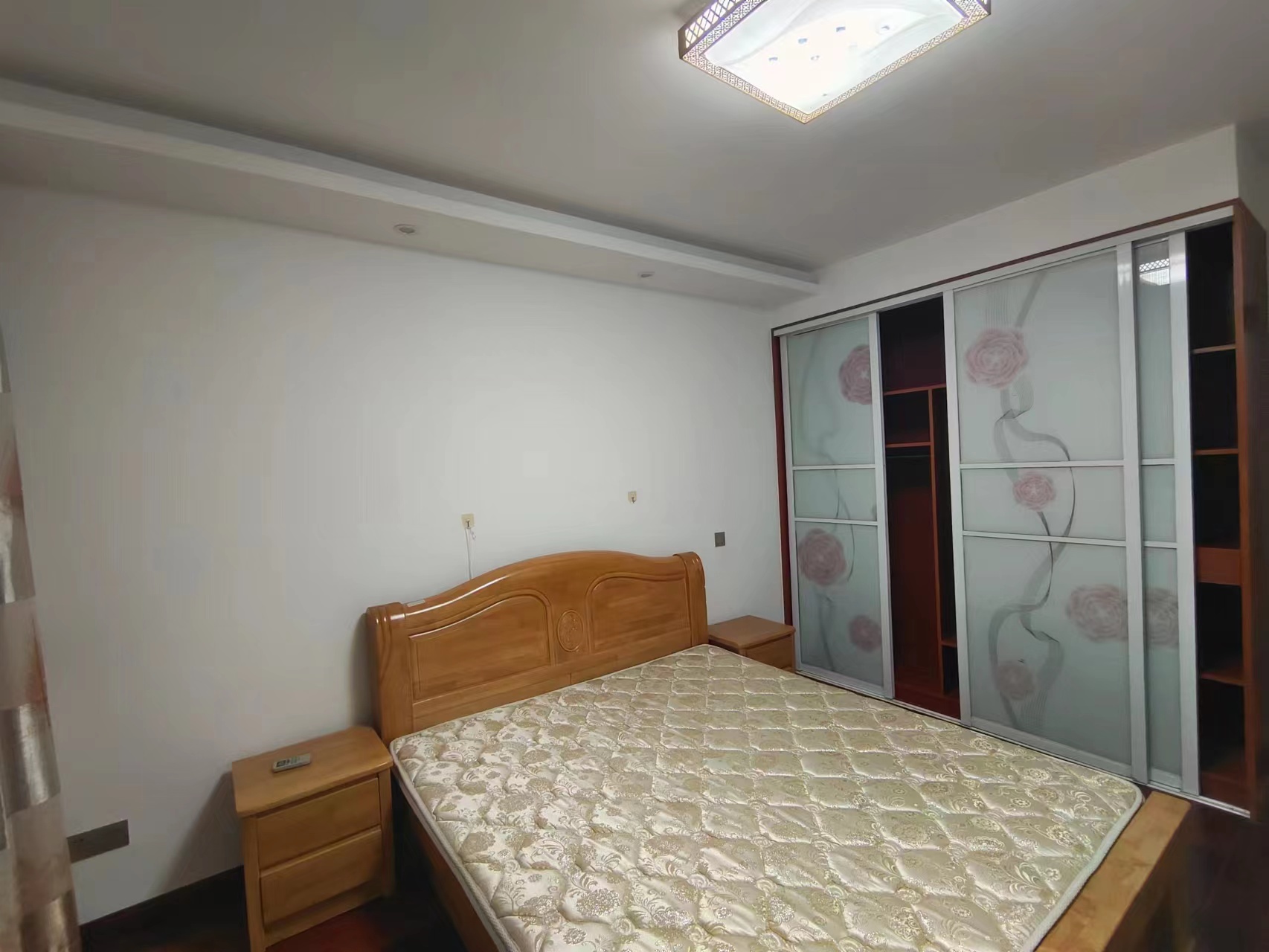 盛唐公寓 2室2厅1卫 92m&sup2;
