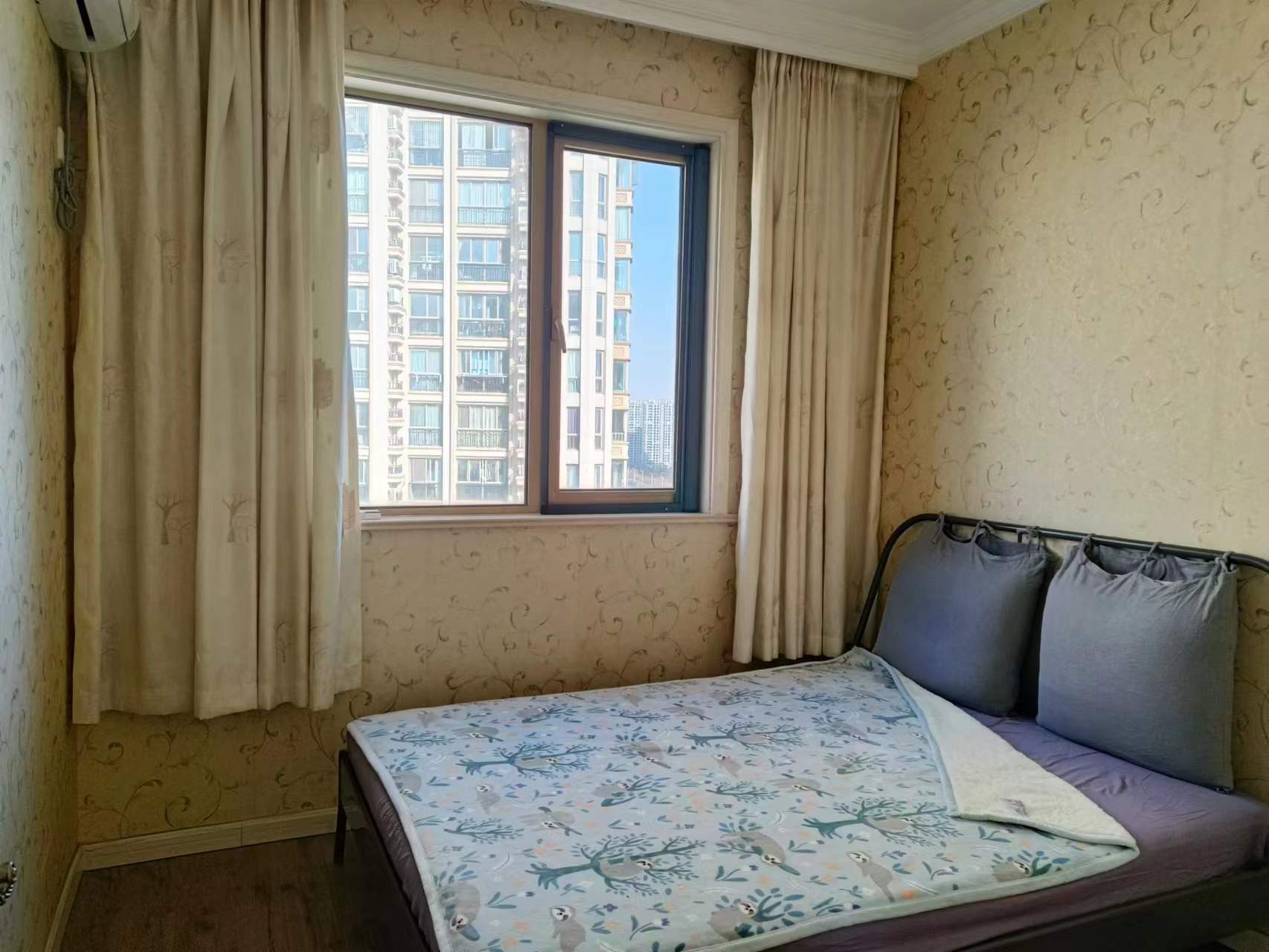 中南世纪花城一期 3室2厅2卫 138m&sup2;