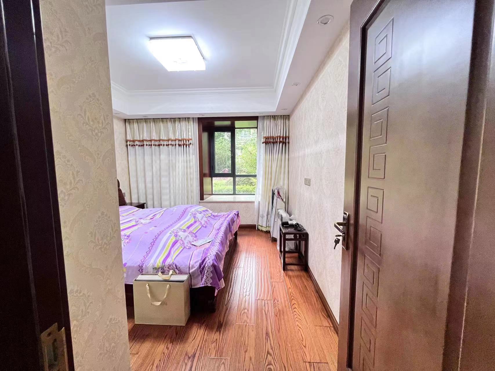 金鼎湾花园 4室2厅2卫 186m&sup2;