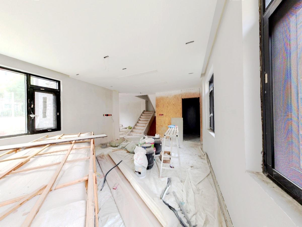 盛和九里香堤一期 4室3厅4卫 211m&sup2;