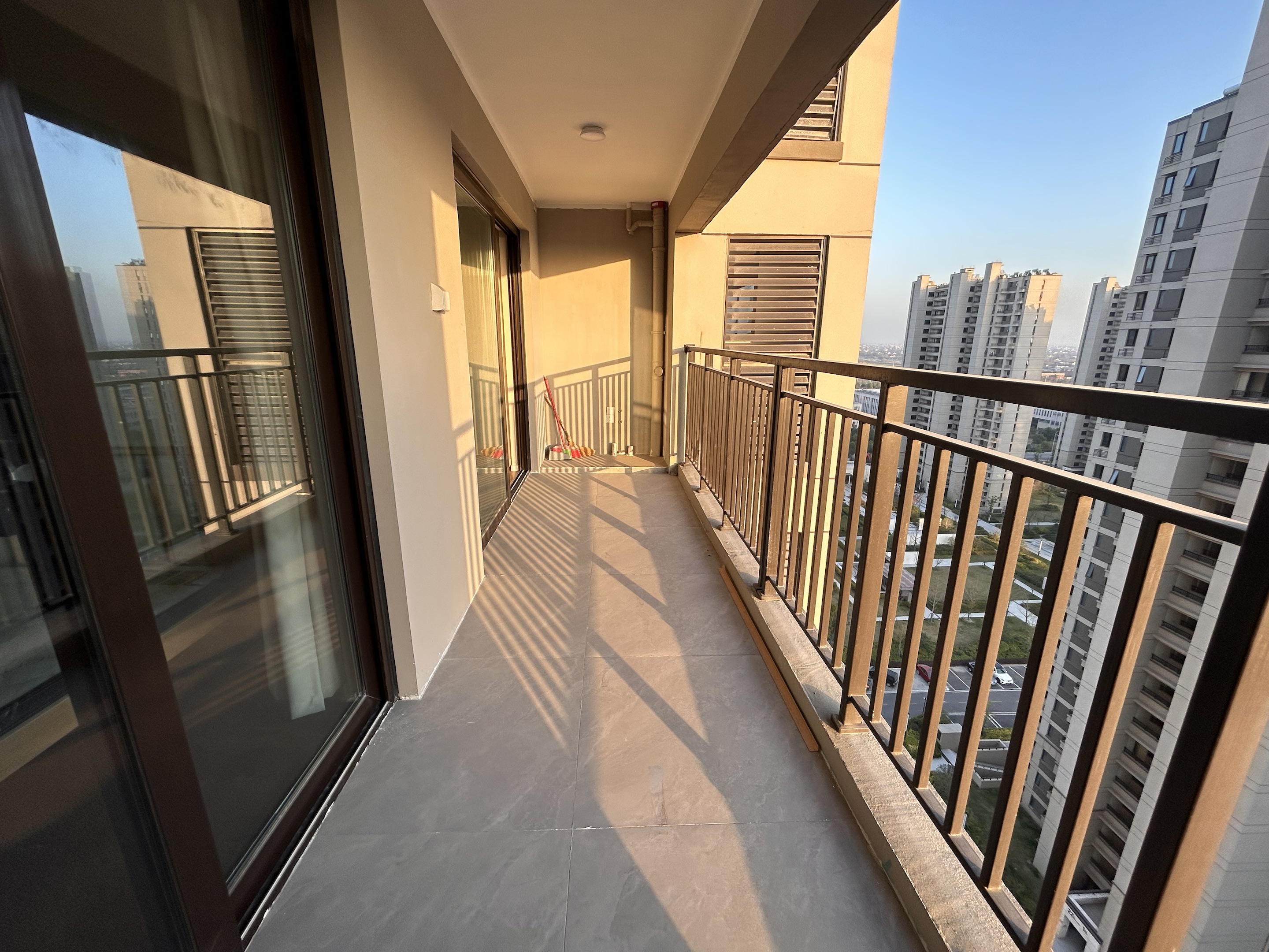 绿地江海图 3室2厅1卫 101m&sup2;