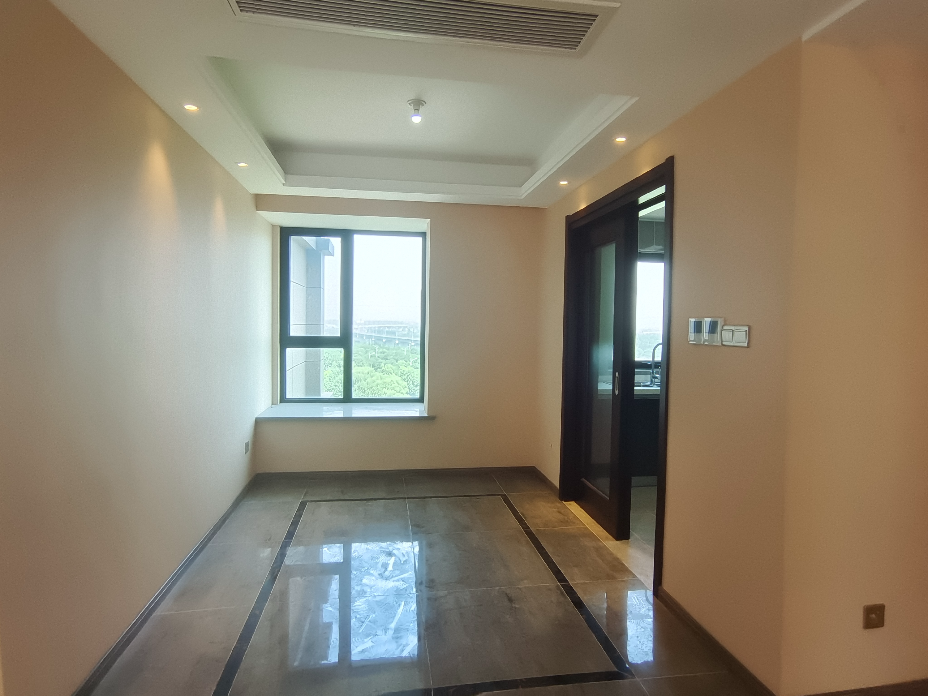 远创樾府 3室2厅2卫 121m&sup2;