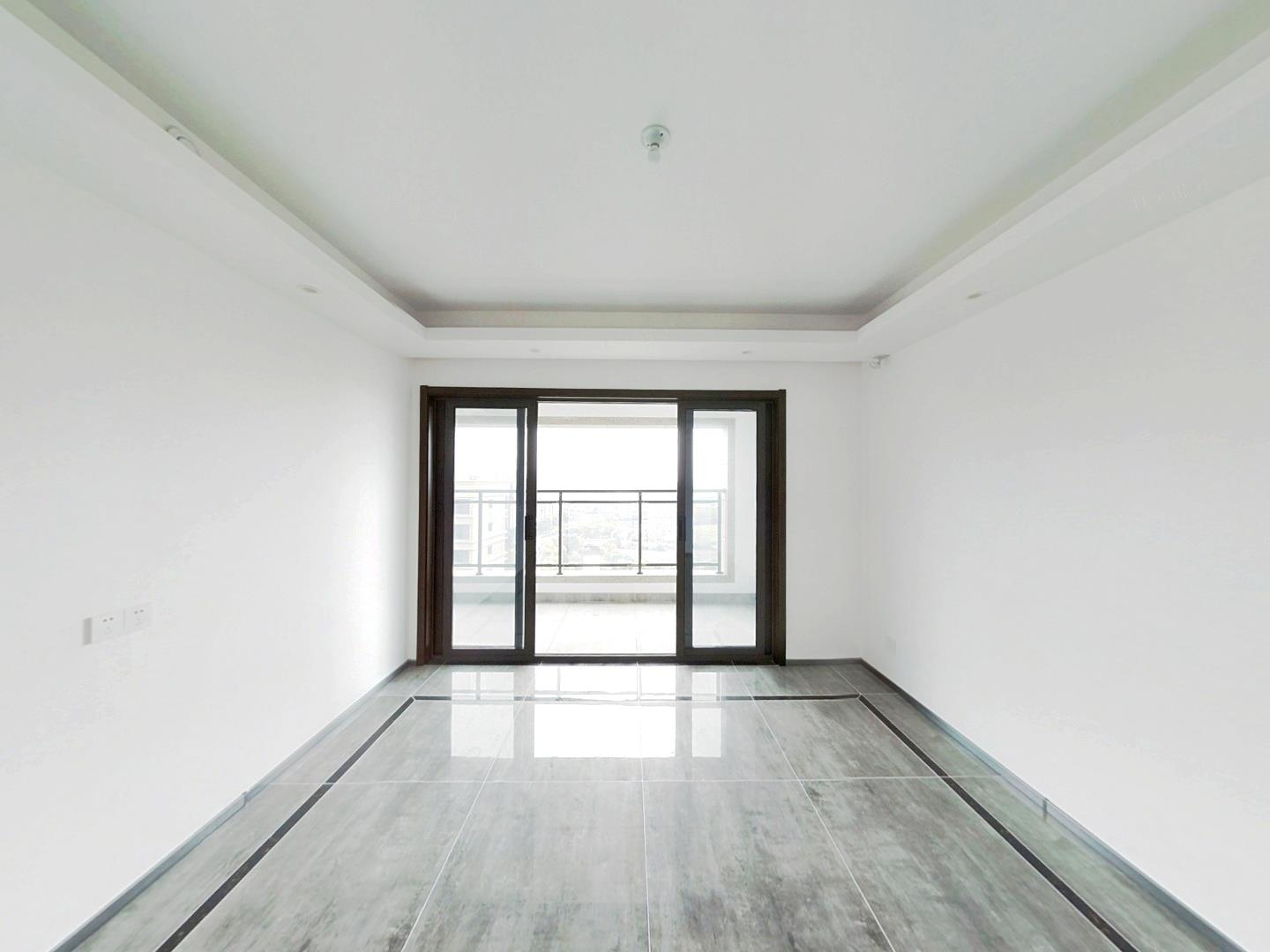 远创樾府 3室2厅2卫 121m&sup2;