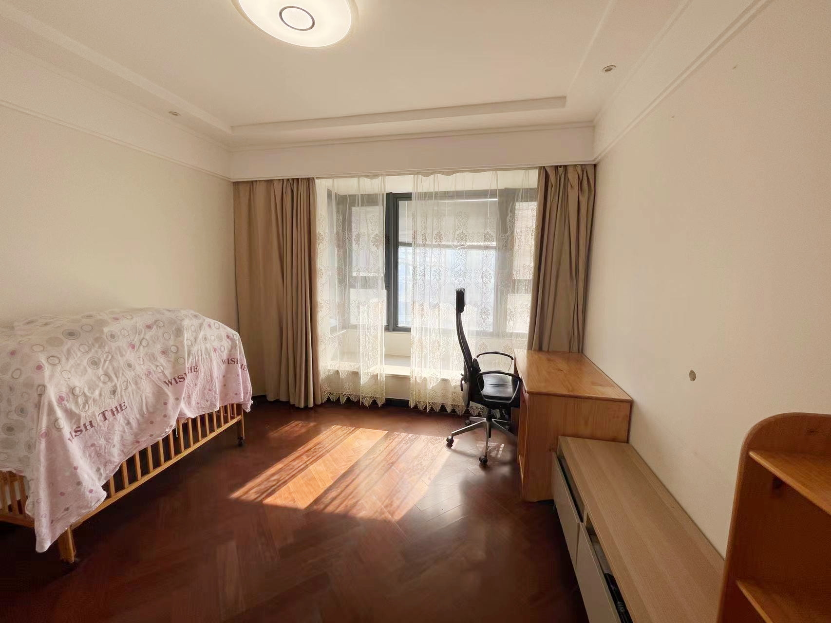圆融广场公馆 3室2厅2卫 145m&sup2;