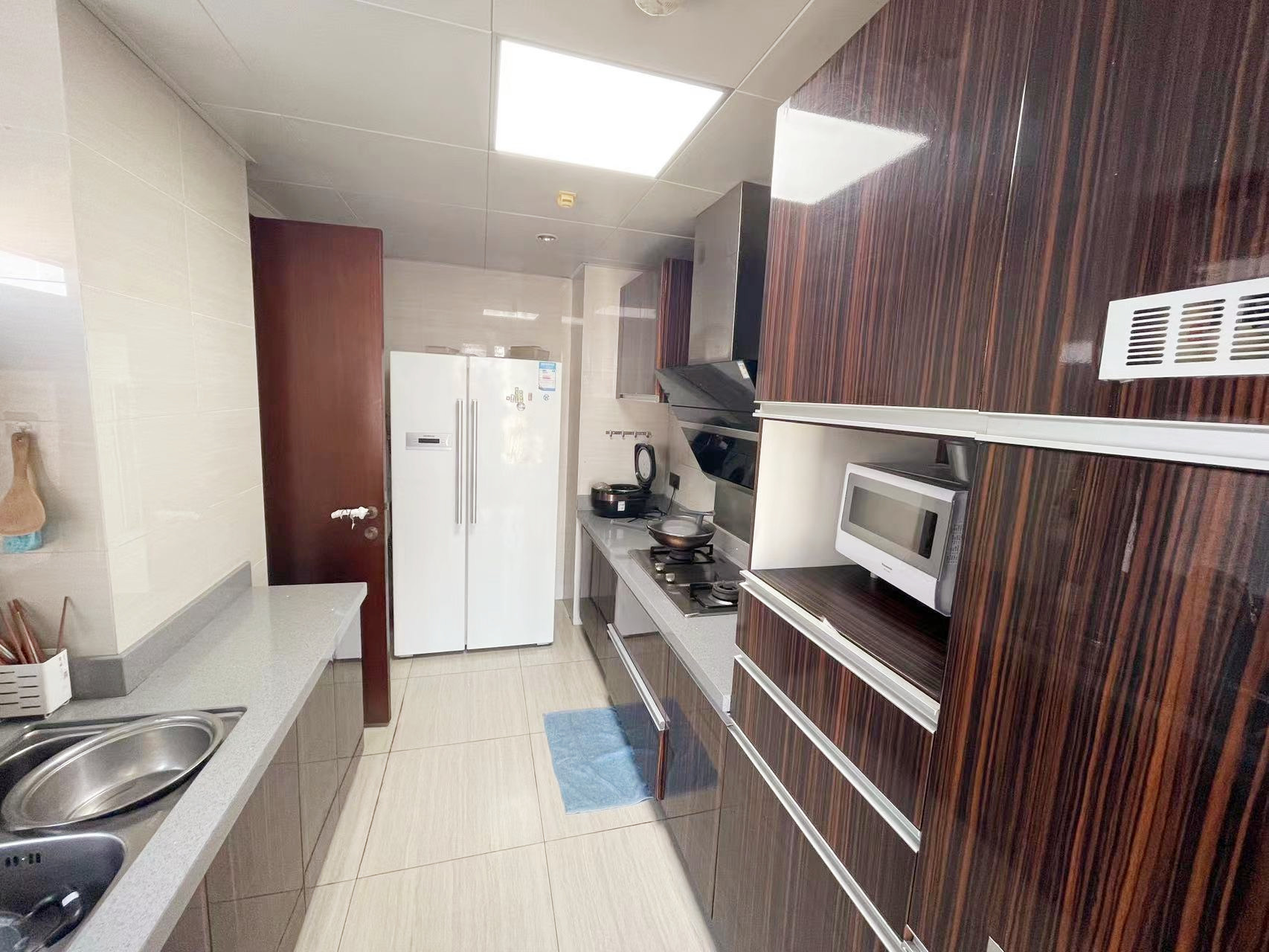 圆融广场公馆 3室2厅2卫 145m&sup2;