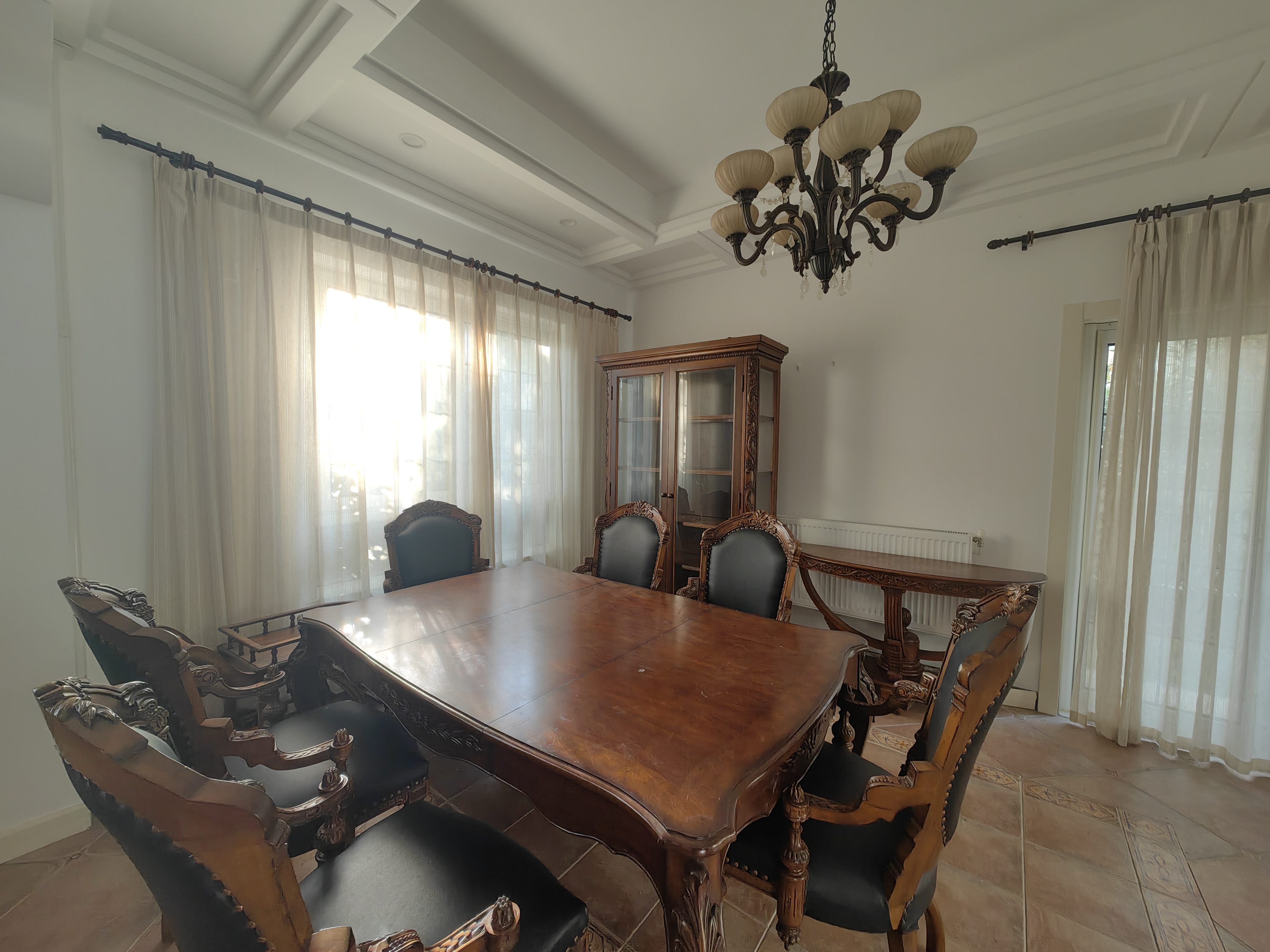 优山美地花园南区 4室2厅3卫 310m&sup2;