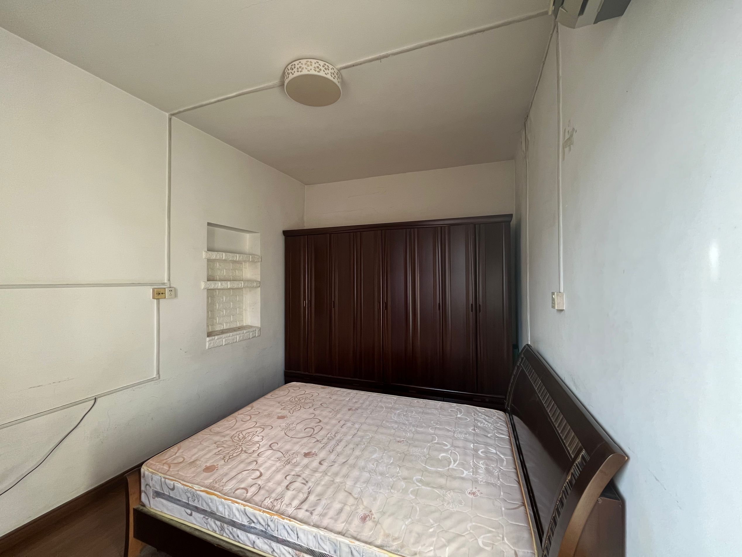 北濠桥东村 1室1厅1卫 42.00m²