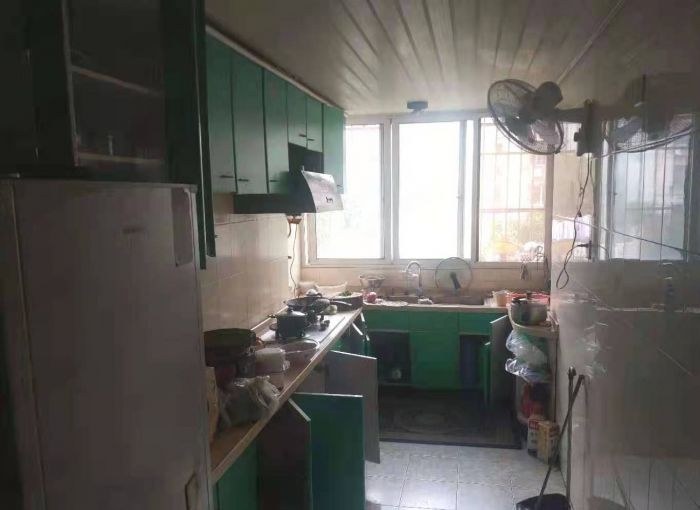 佳成花苑 3室1厅1卫 122m&sup2;
