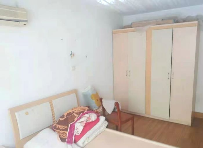 佳成花苑 3室1厅1卫 122m&sup2;