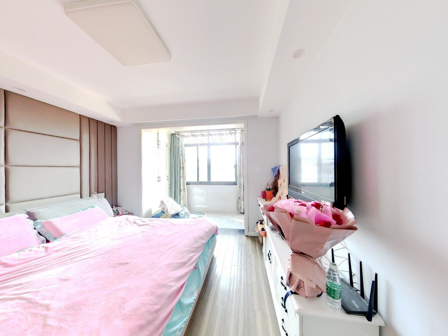 外滩小区 3室2厅1卫 101m&sup2;
